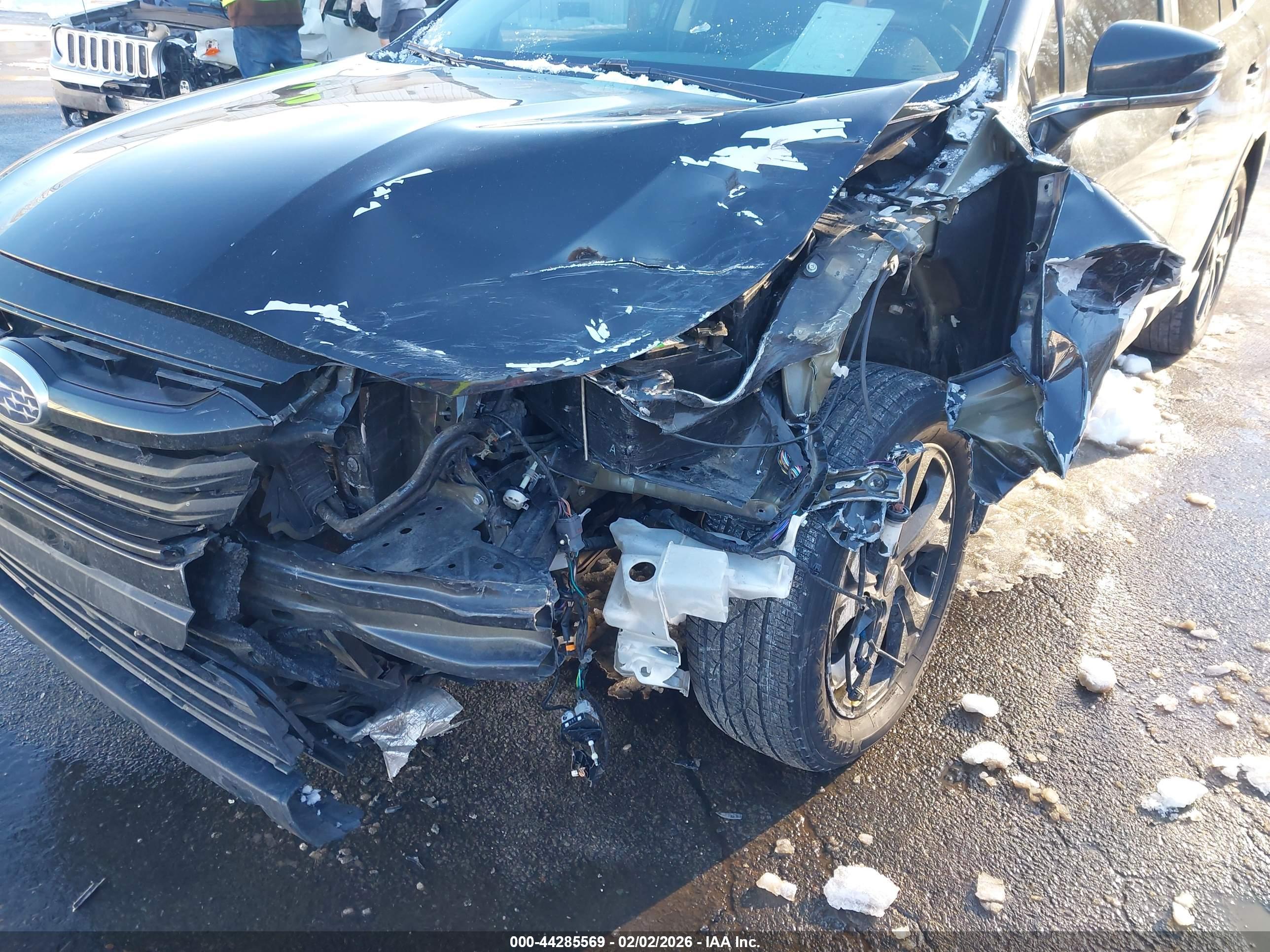 SUBARU OUTBACK image 6
