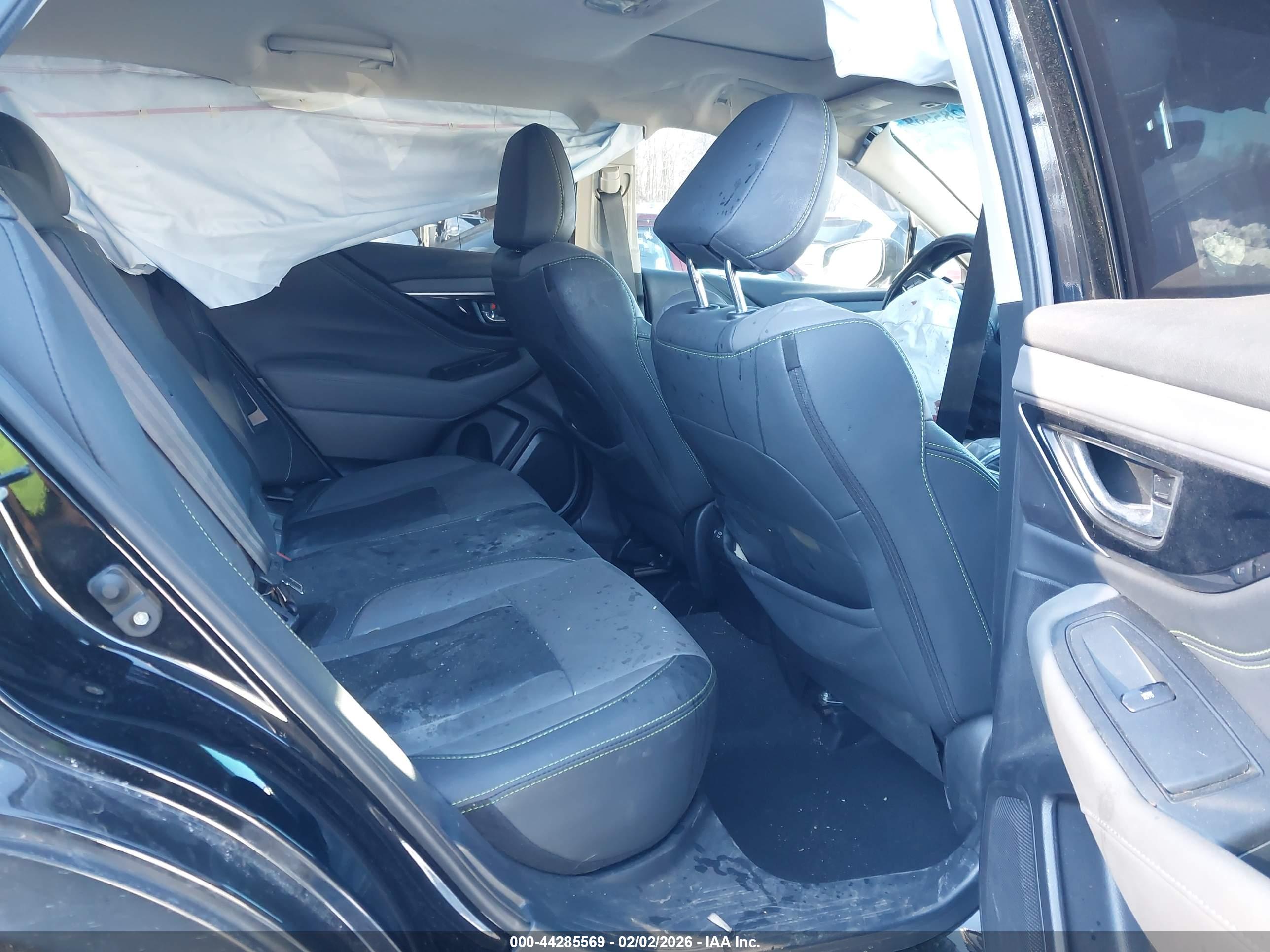 SUBARU OUTBACK image 8