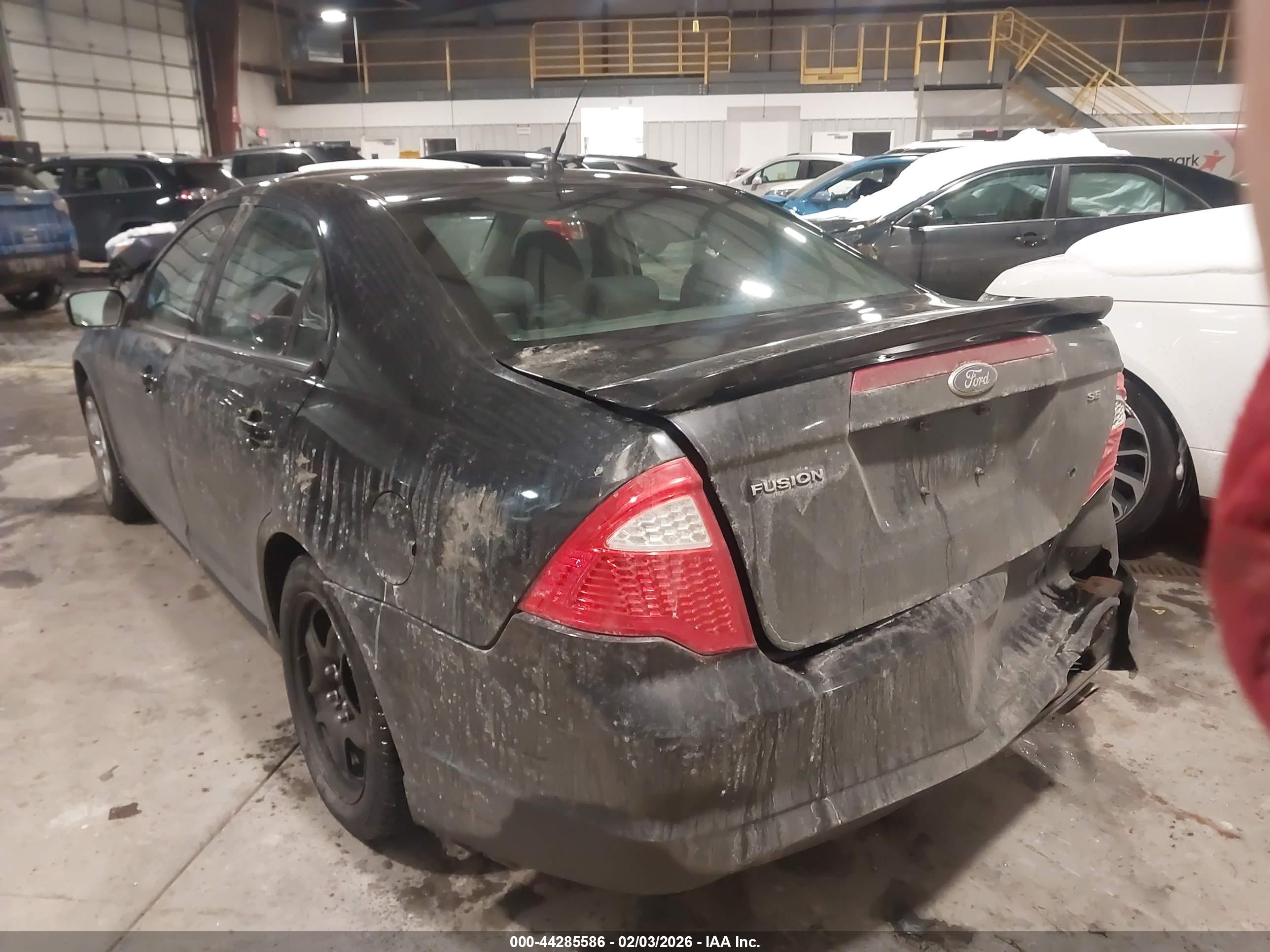 FORD FUSION image 3