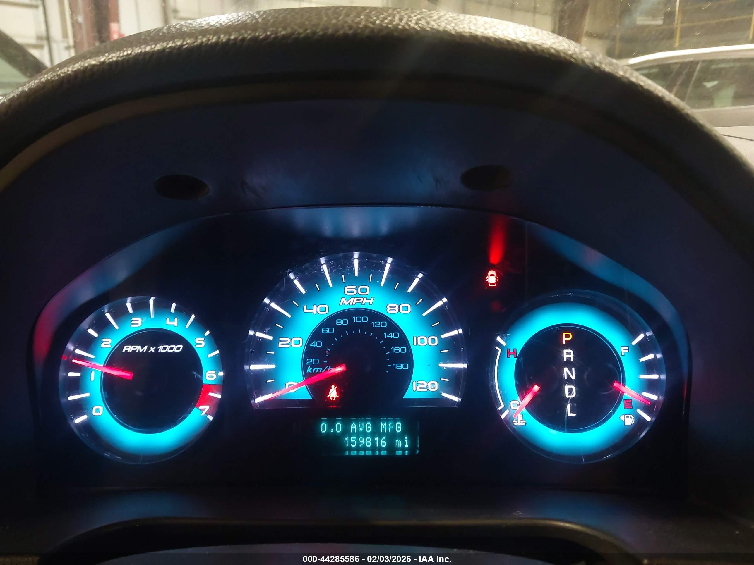 FORD FUSION image 7