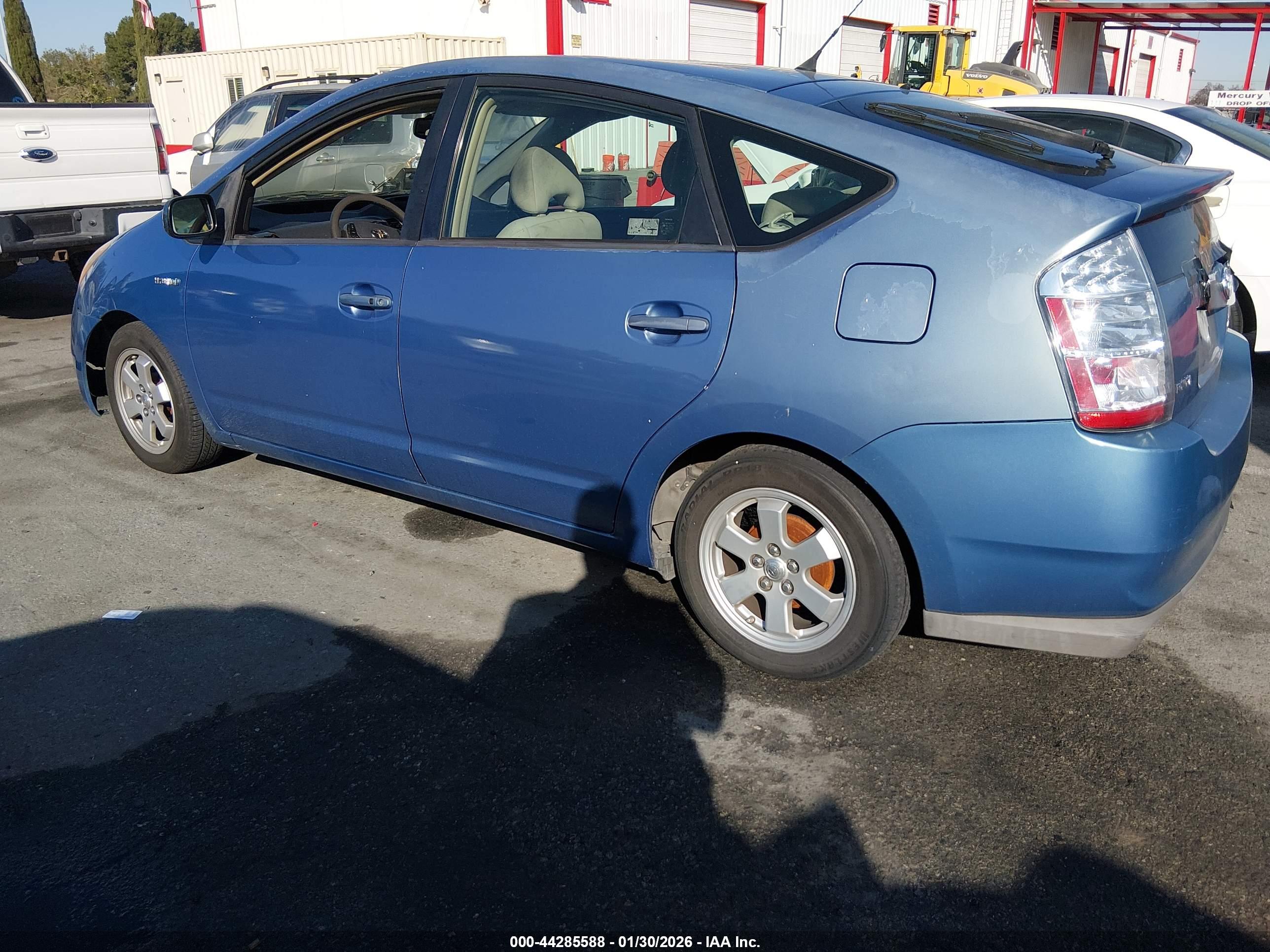 TOYOTA PRIUS image 3