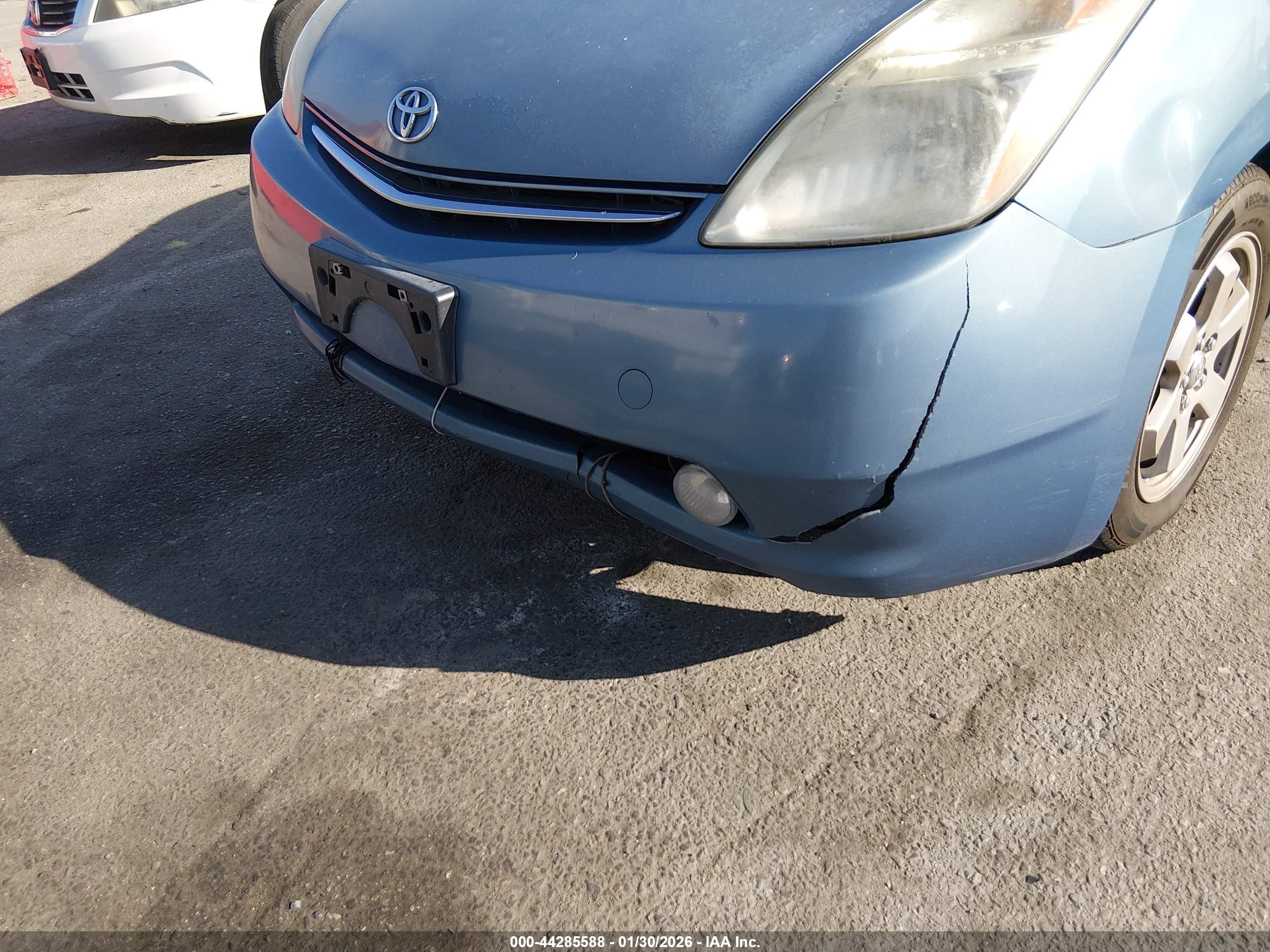 TOYOTA PRIUS image 6