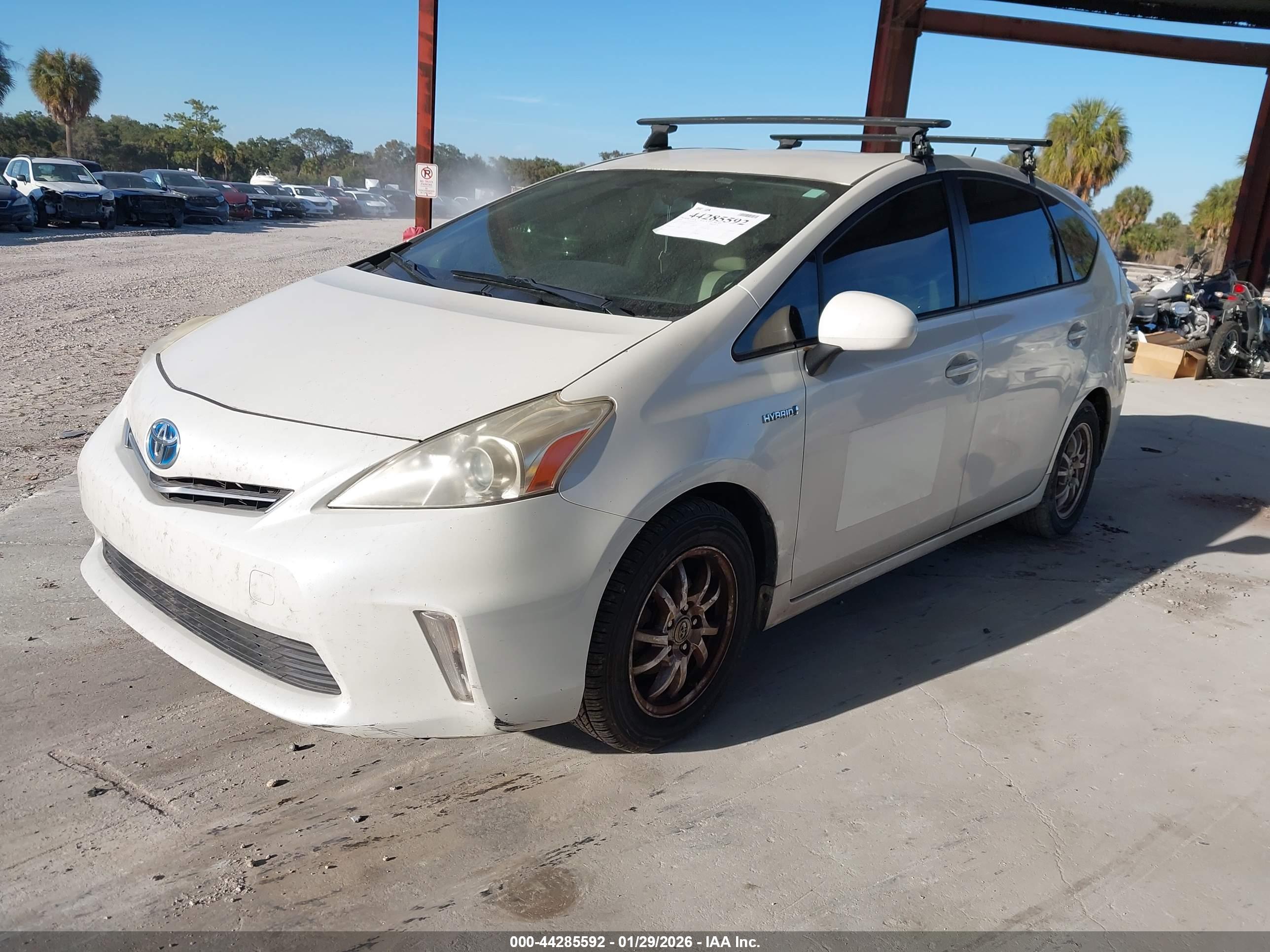 TOYOTA PRIUS image 2