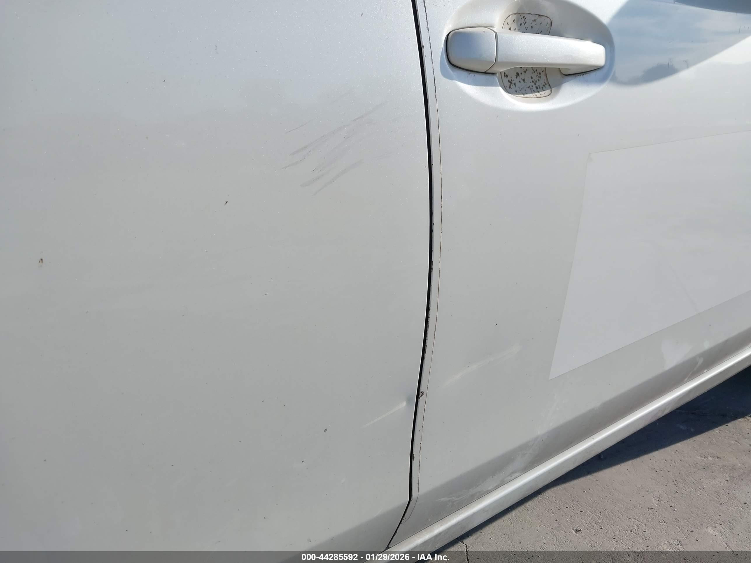 TOYOTA PRIUS image 6