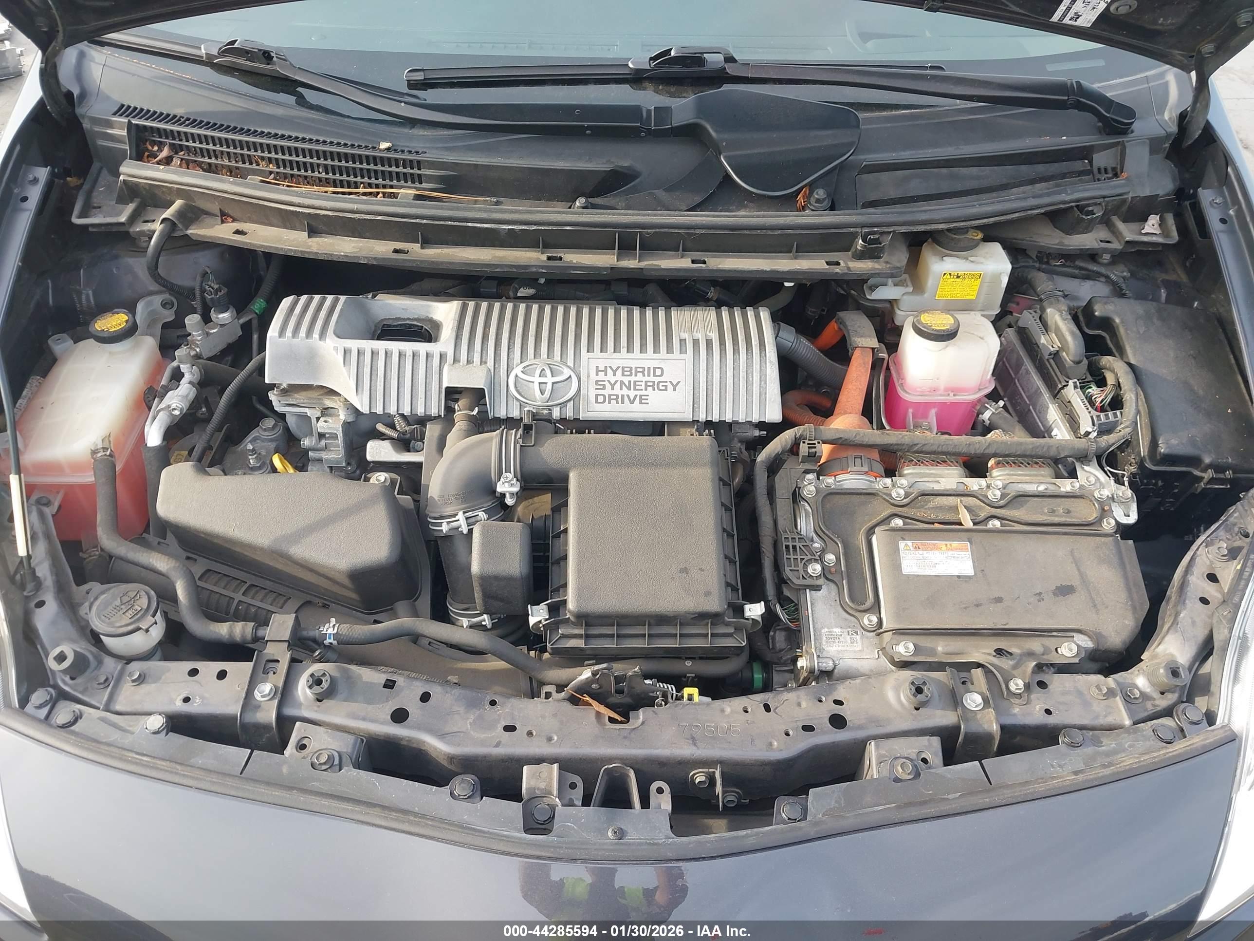 TOYOTA PRIUS image 10
