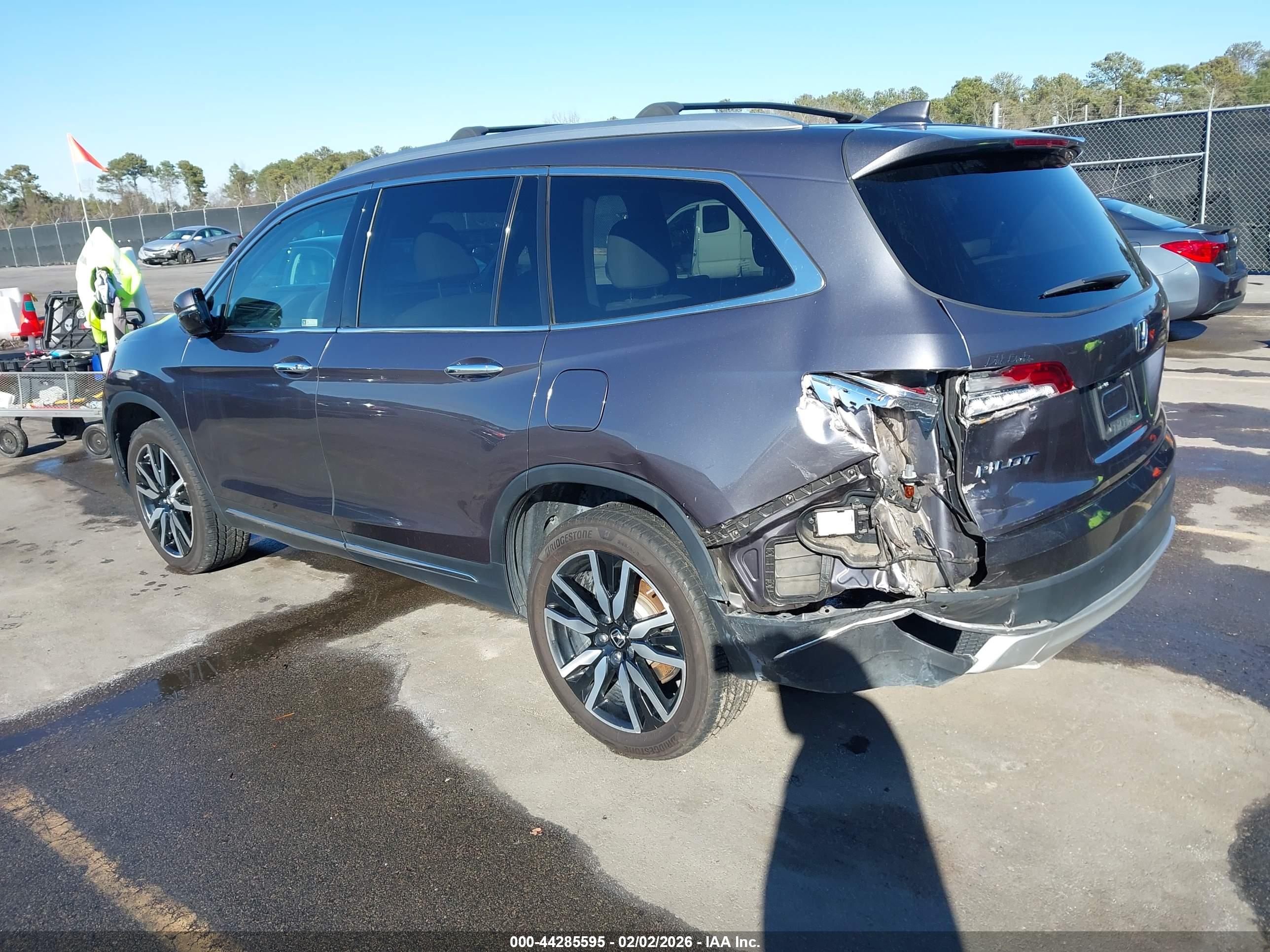 HONDA PILOT image 3