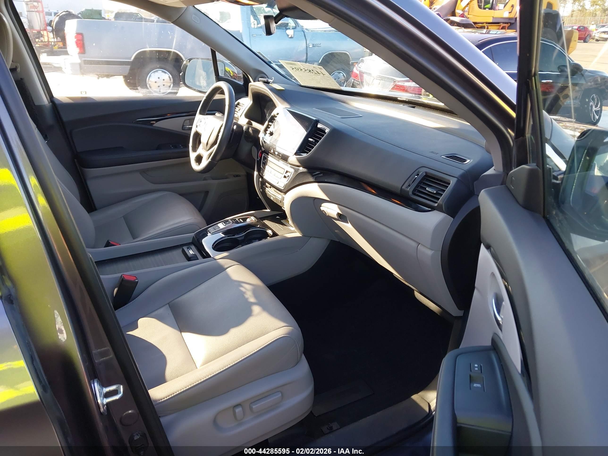 HONDA PILOT image 5