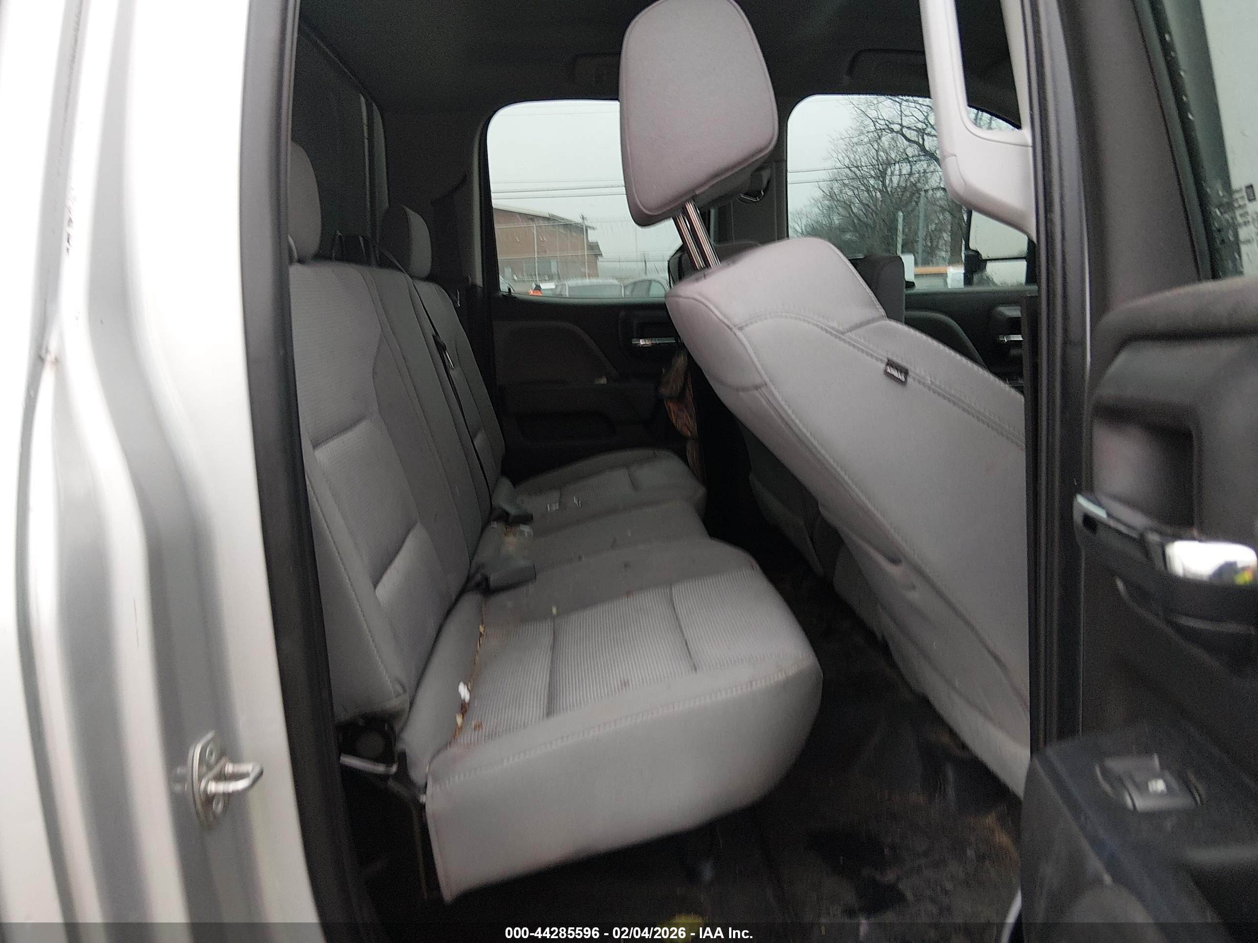 CHEVROLET SILVERADO image 8