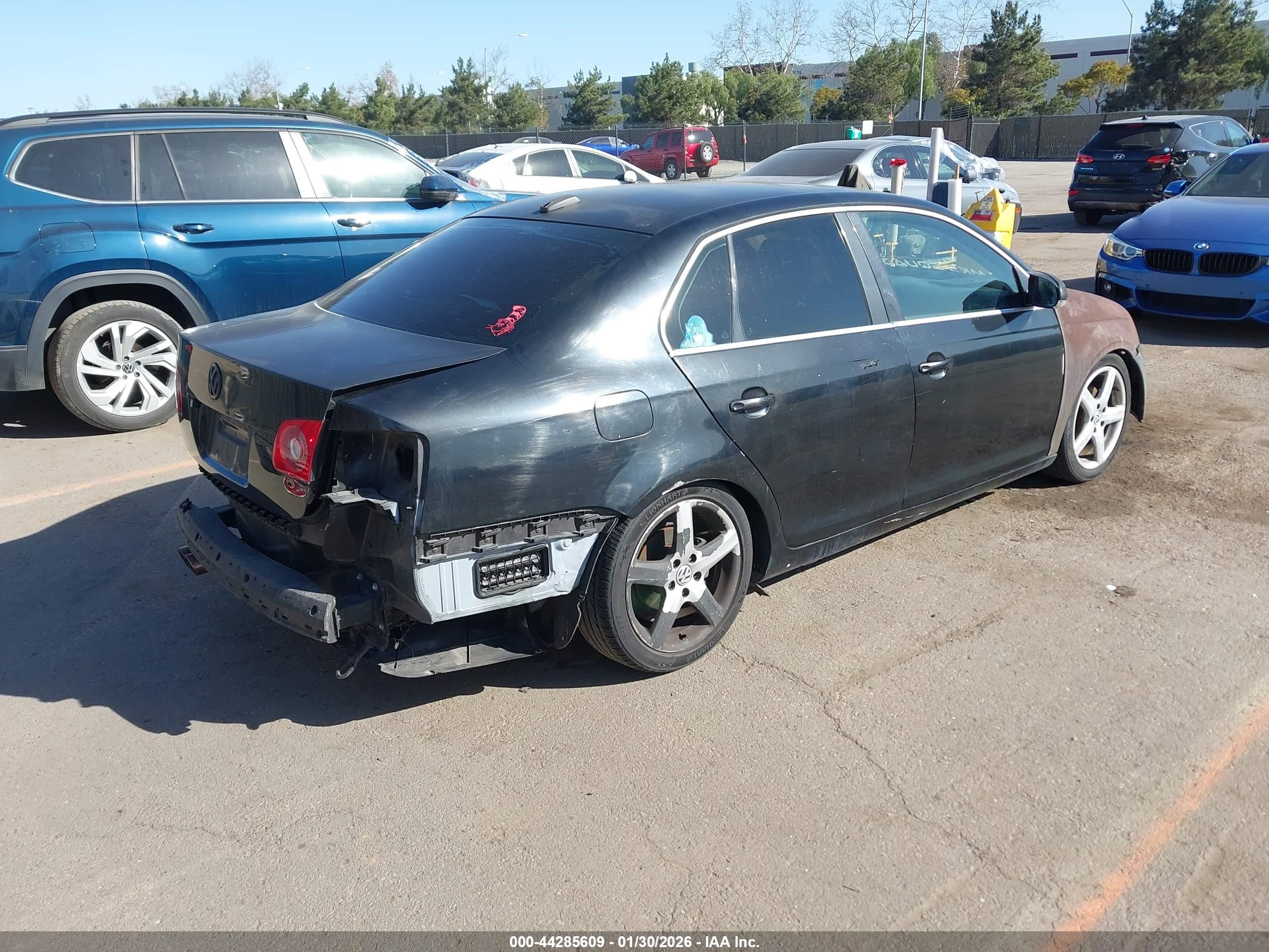 VOLKSWAGEN JETTA image 4