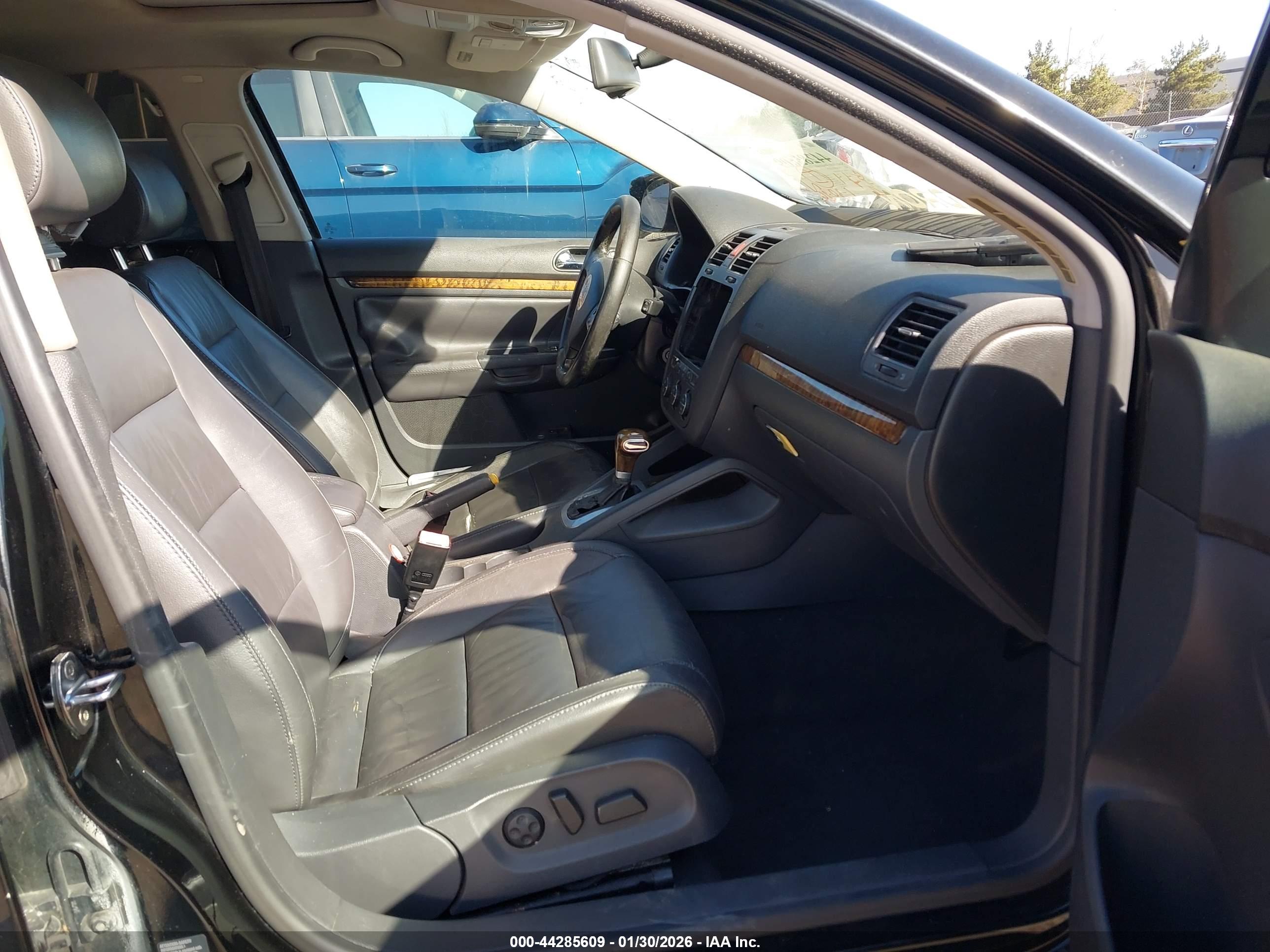 VOLKSWAGEN JETTA image 5