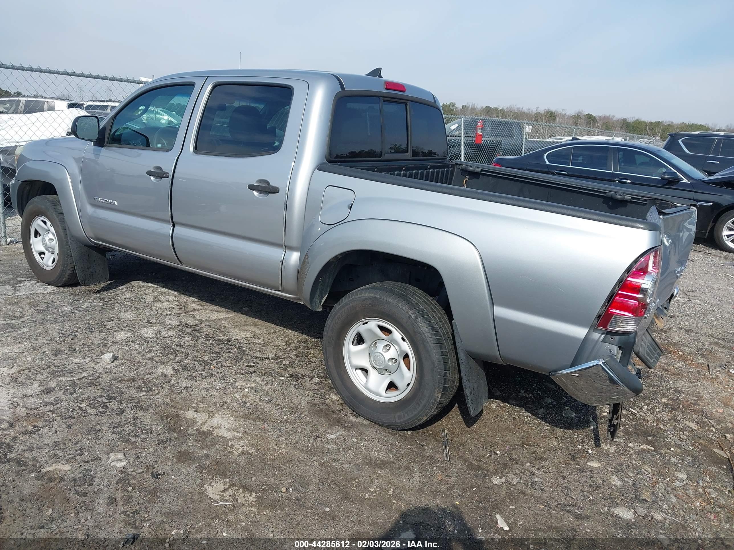 TOYOTA TACOMA image 3