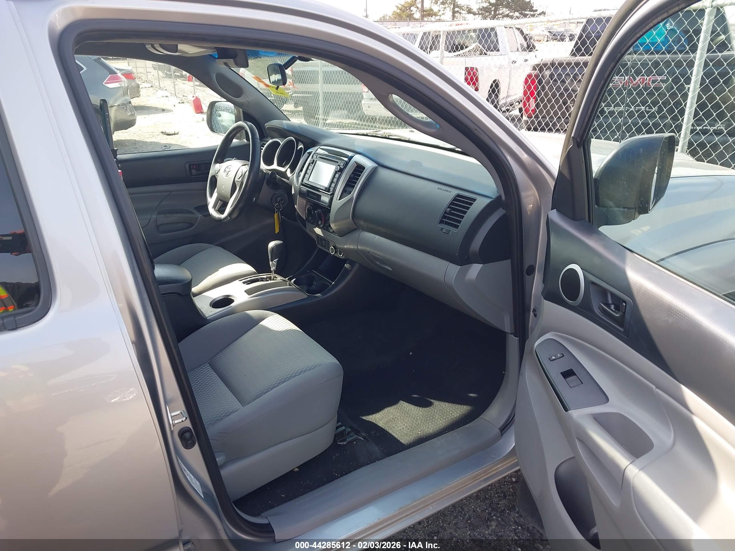 TOYOTA TACOMA image 5