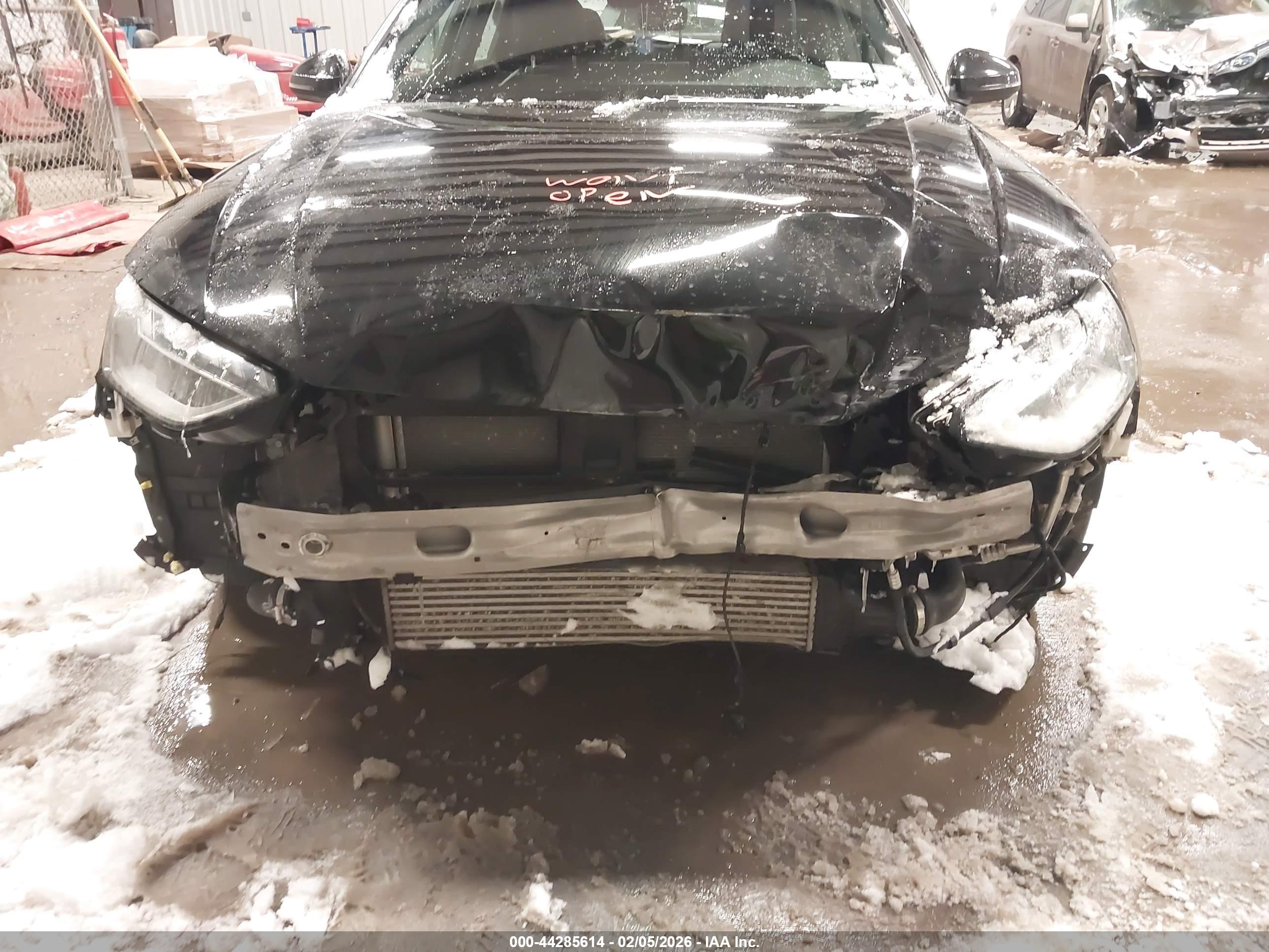 AUDI A4 image 6