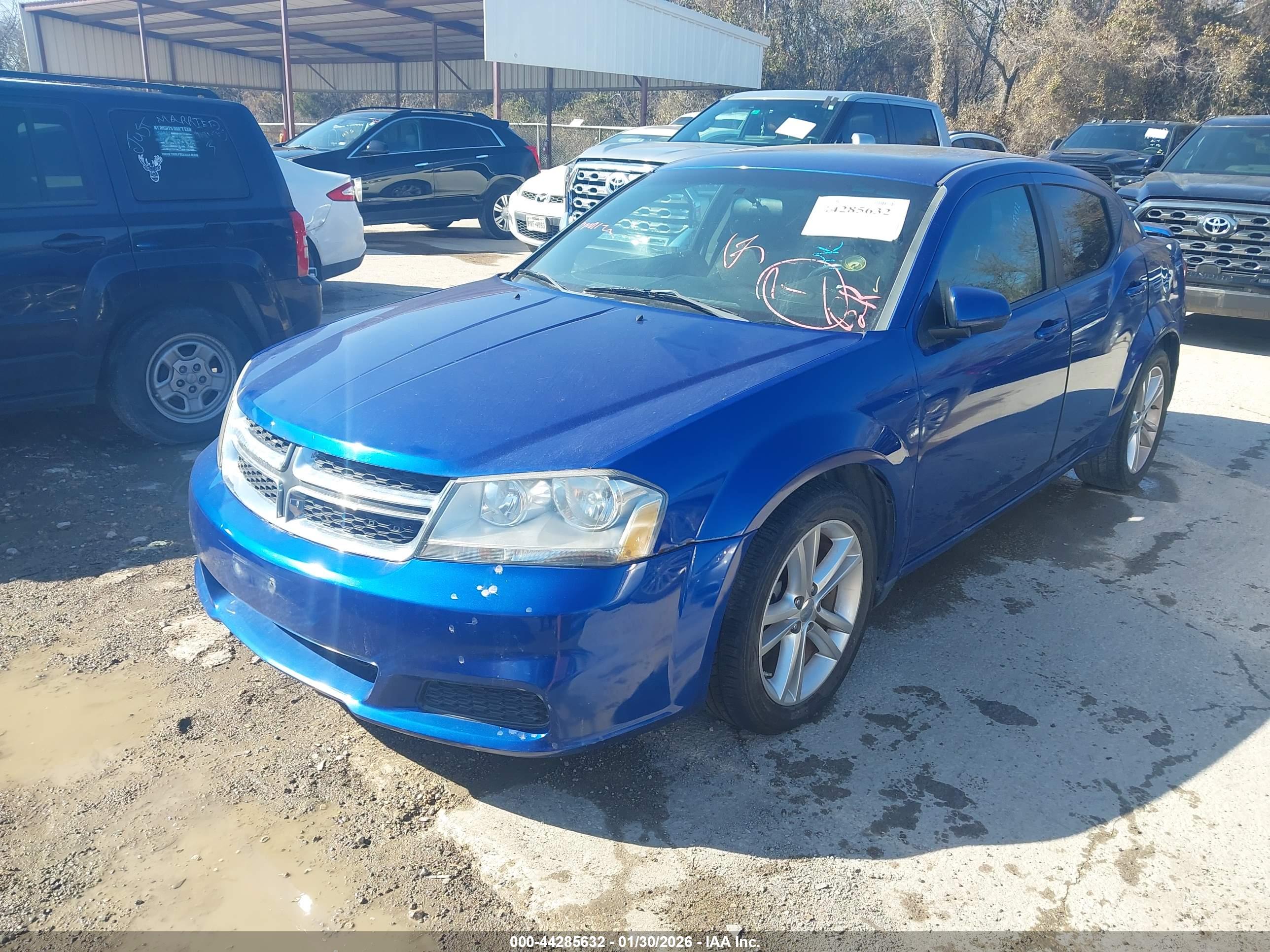 DODGE AVENGER image 2