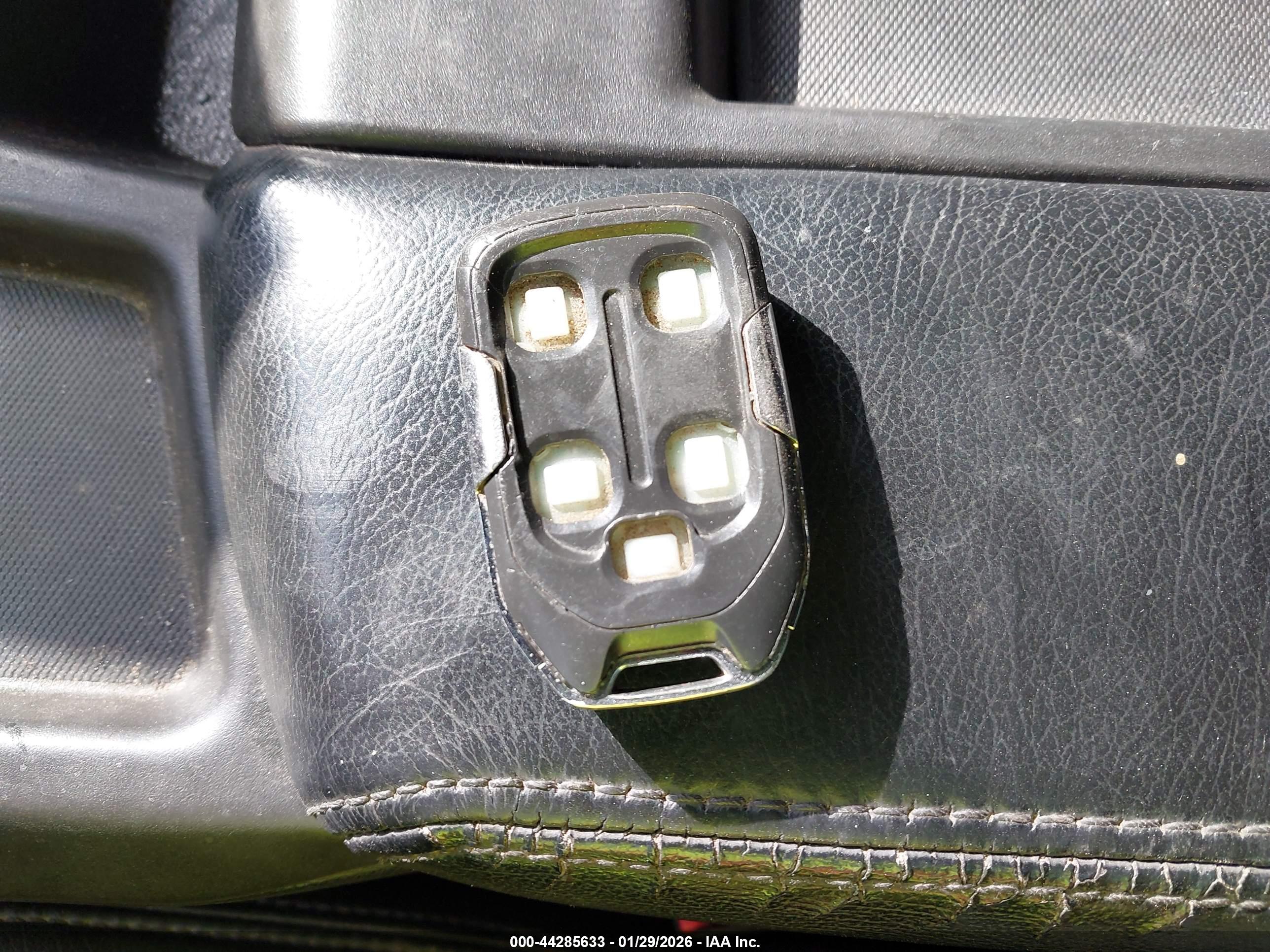 CHEVROLET SILVERADO image 11
