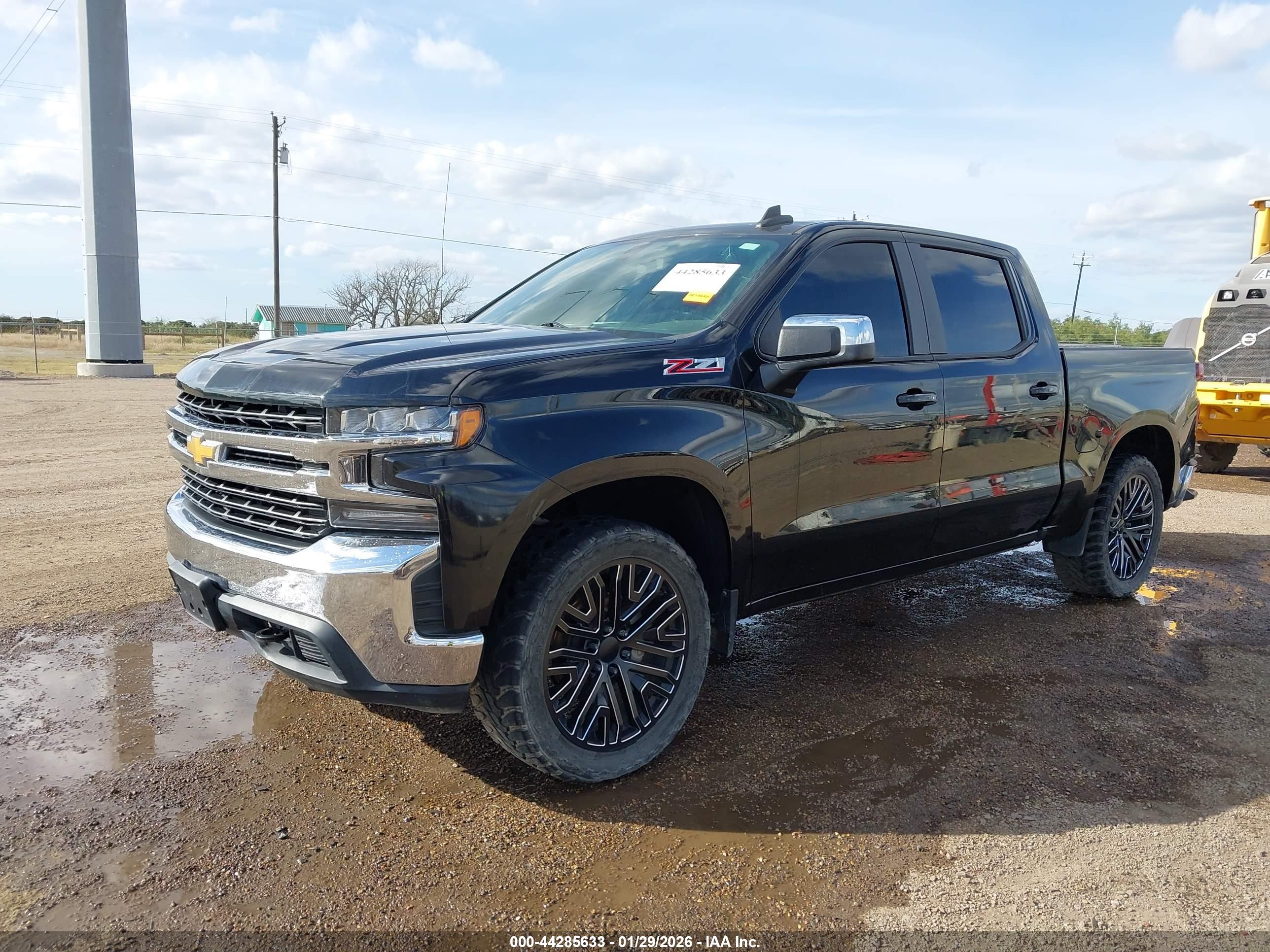 CHEVROLET SILVERADO image 2
