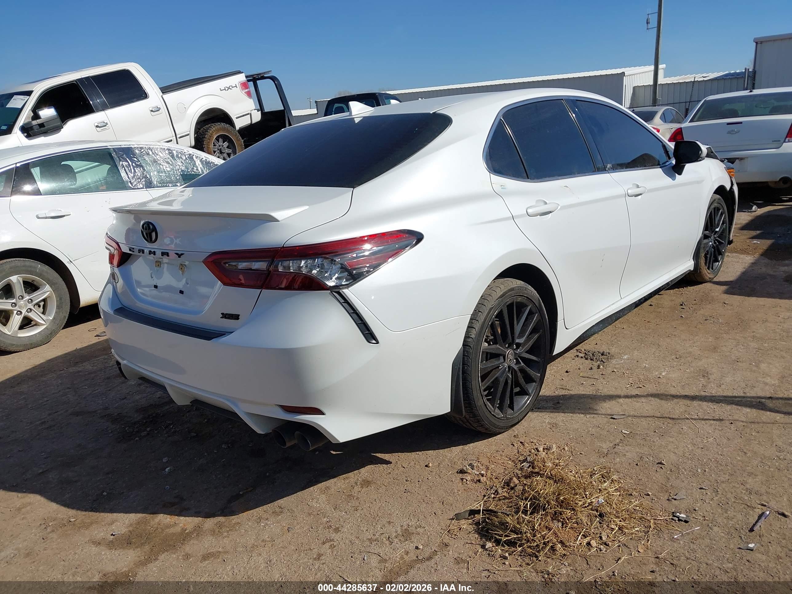 TOYOTA CAMRY image 4