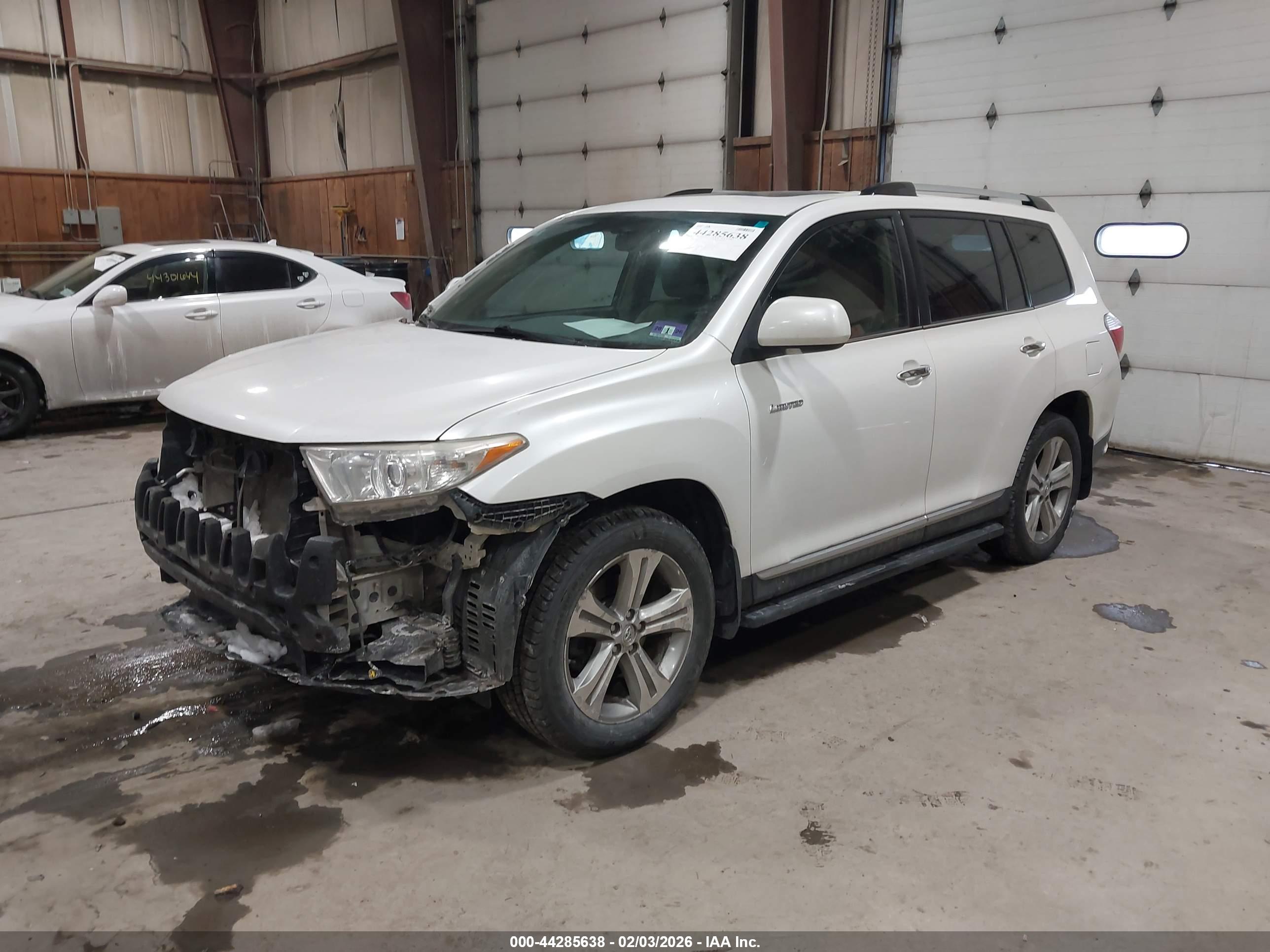 TOYOTA HIGHLANDER image 2