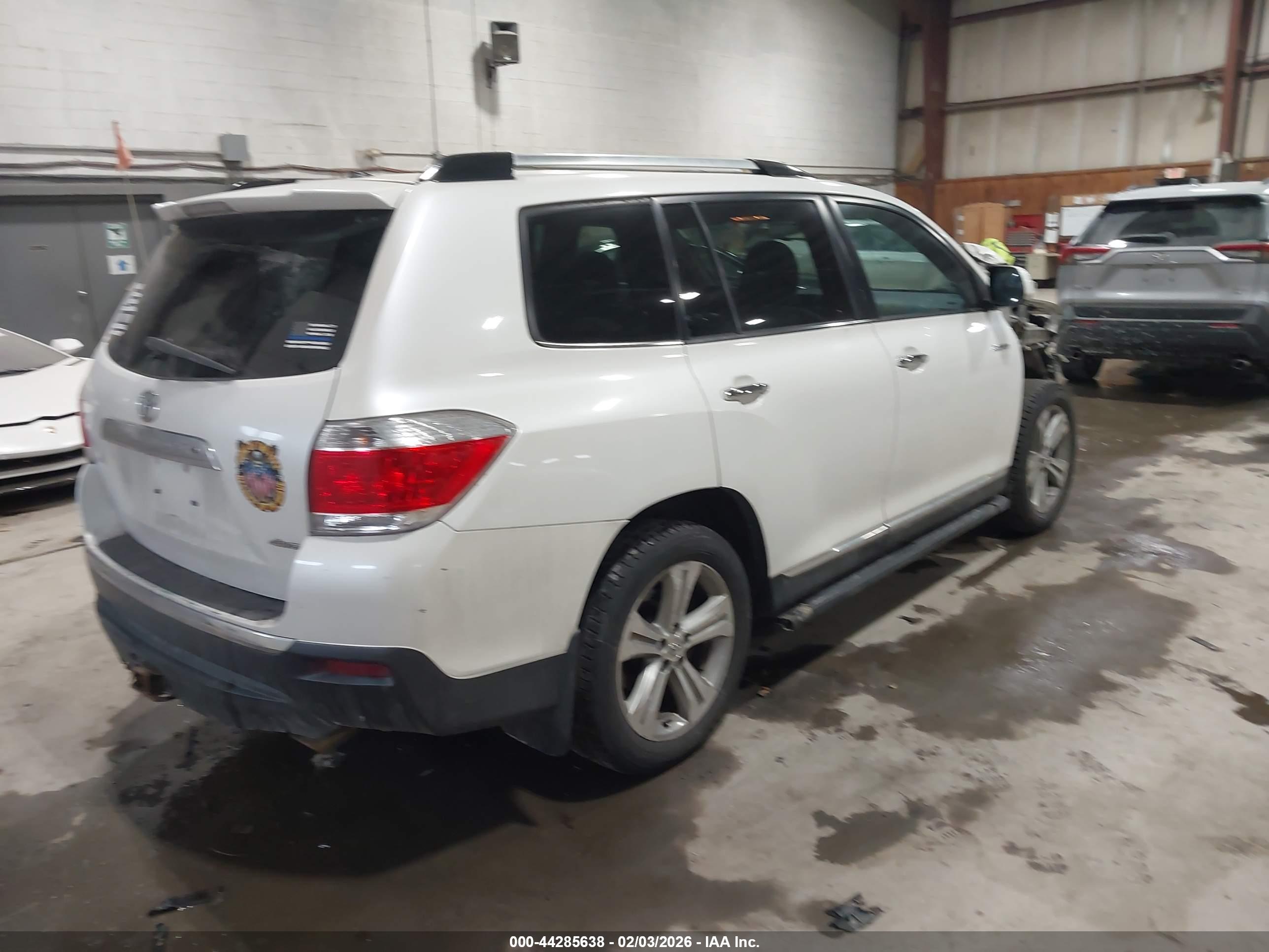 TOYOTA HIGHLANDER image 4
