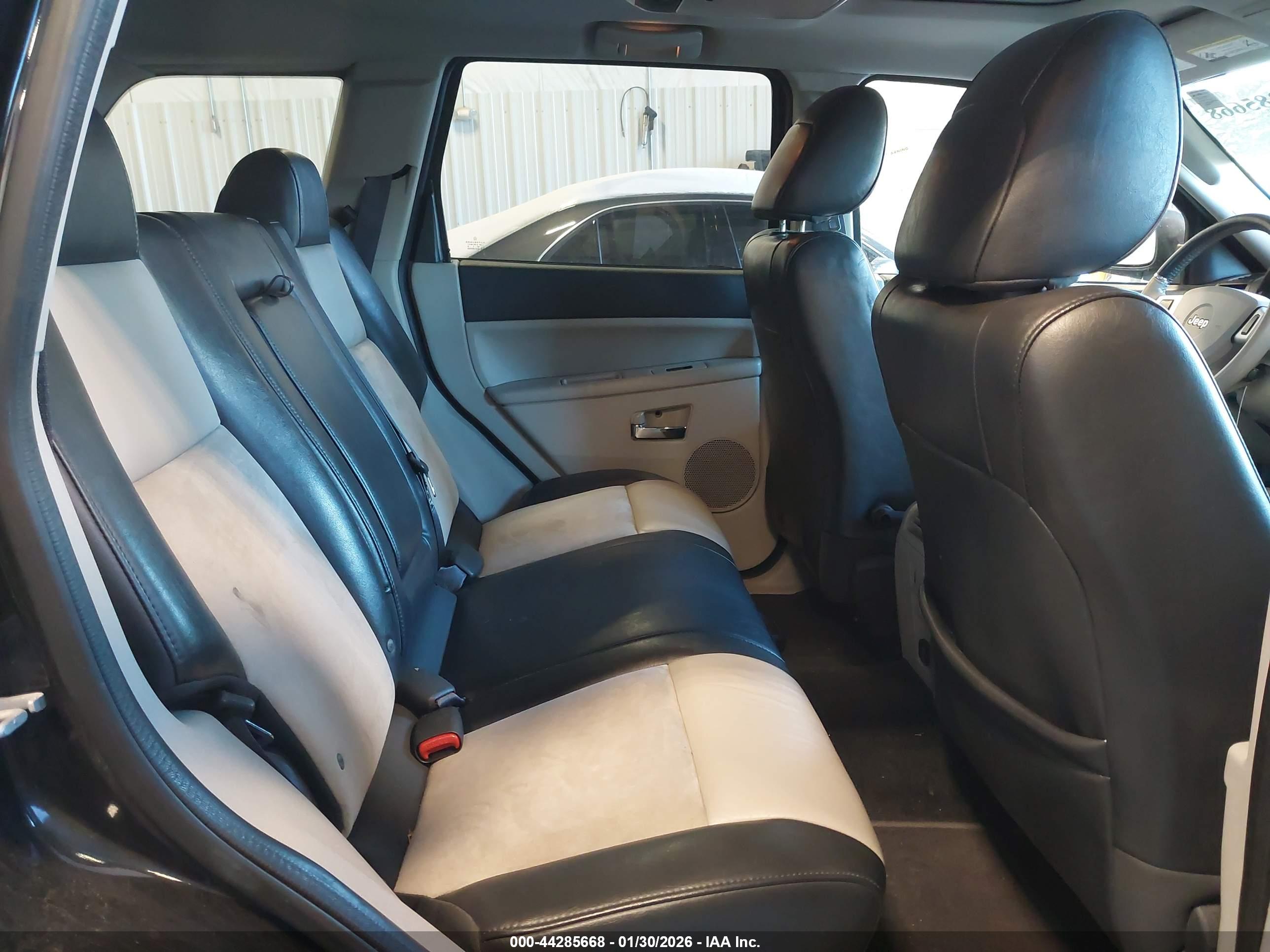 JEEP GRAND image 8