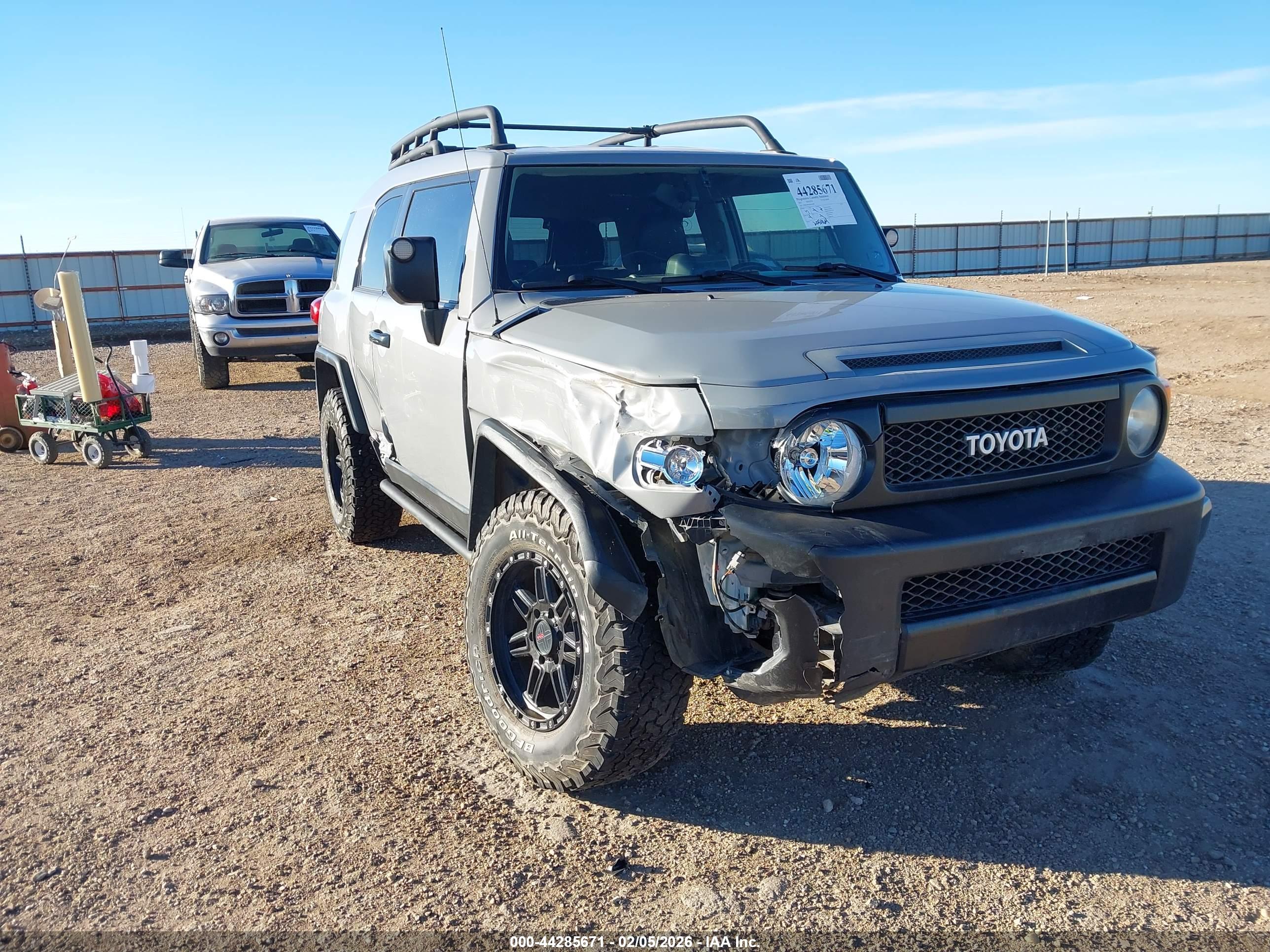 TOYOTA FJ image 6