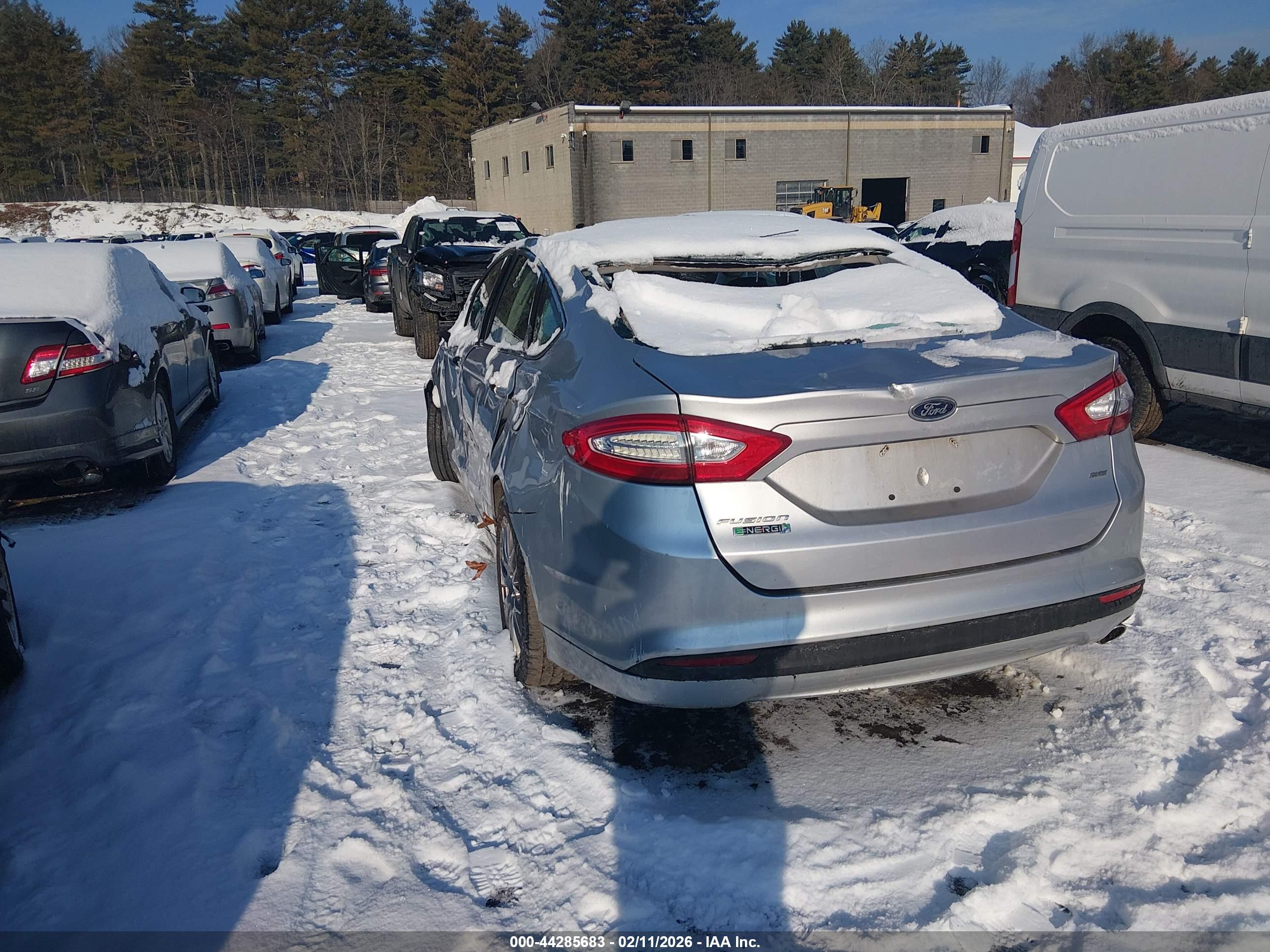 FORD FUSION image 3