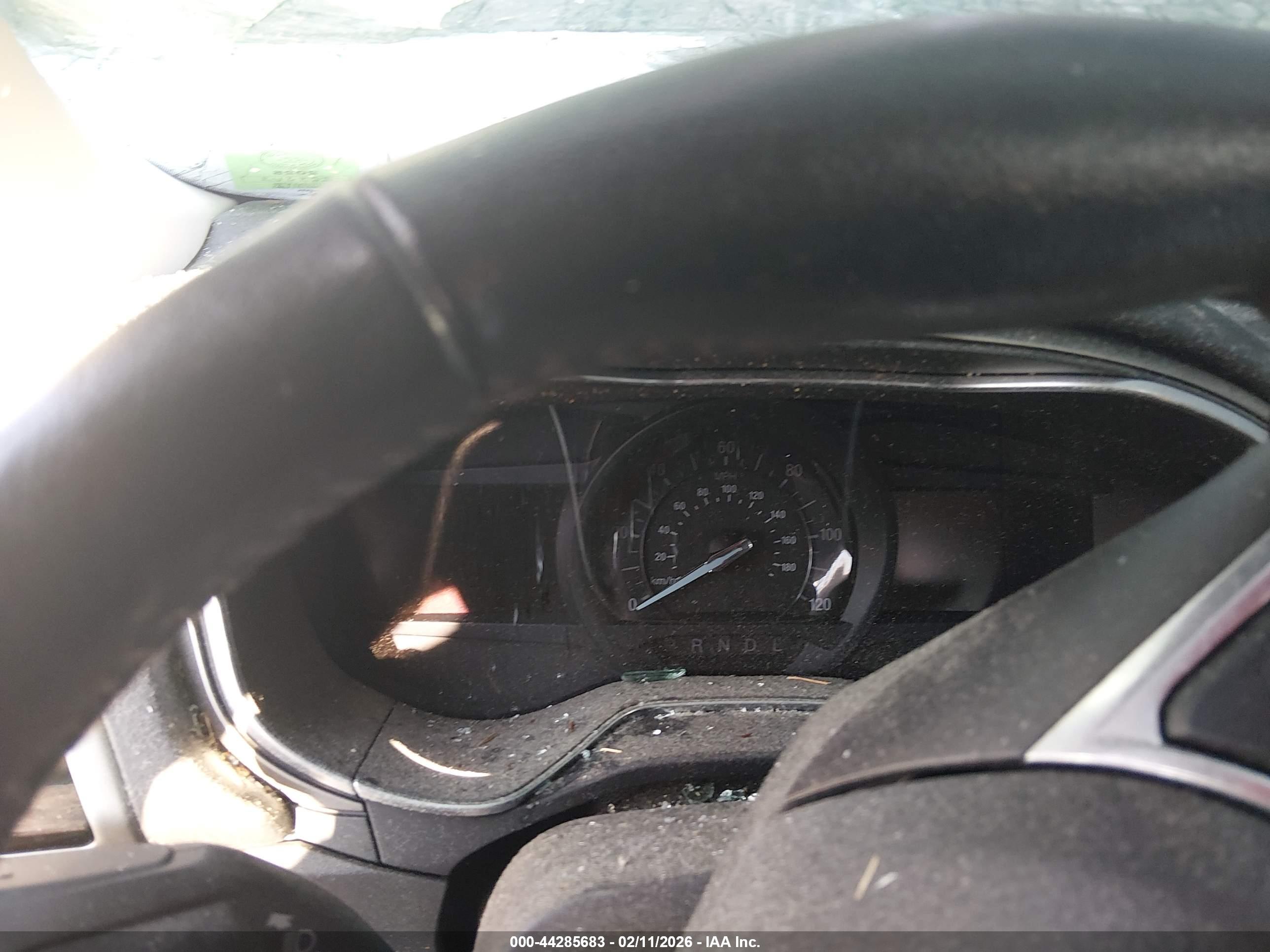 FORD FUSION image 7