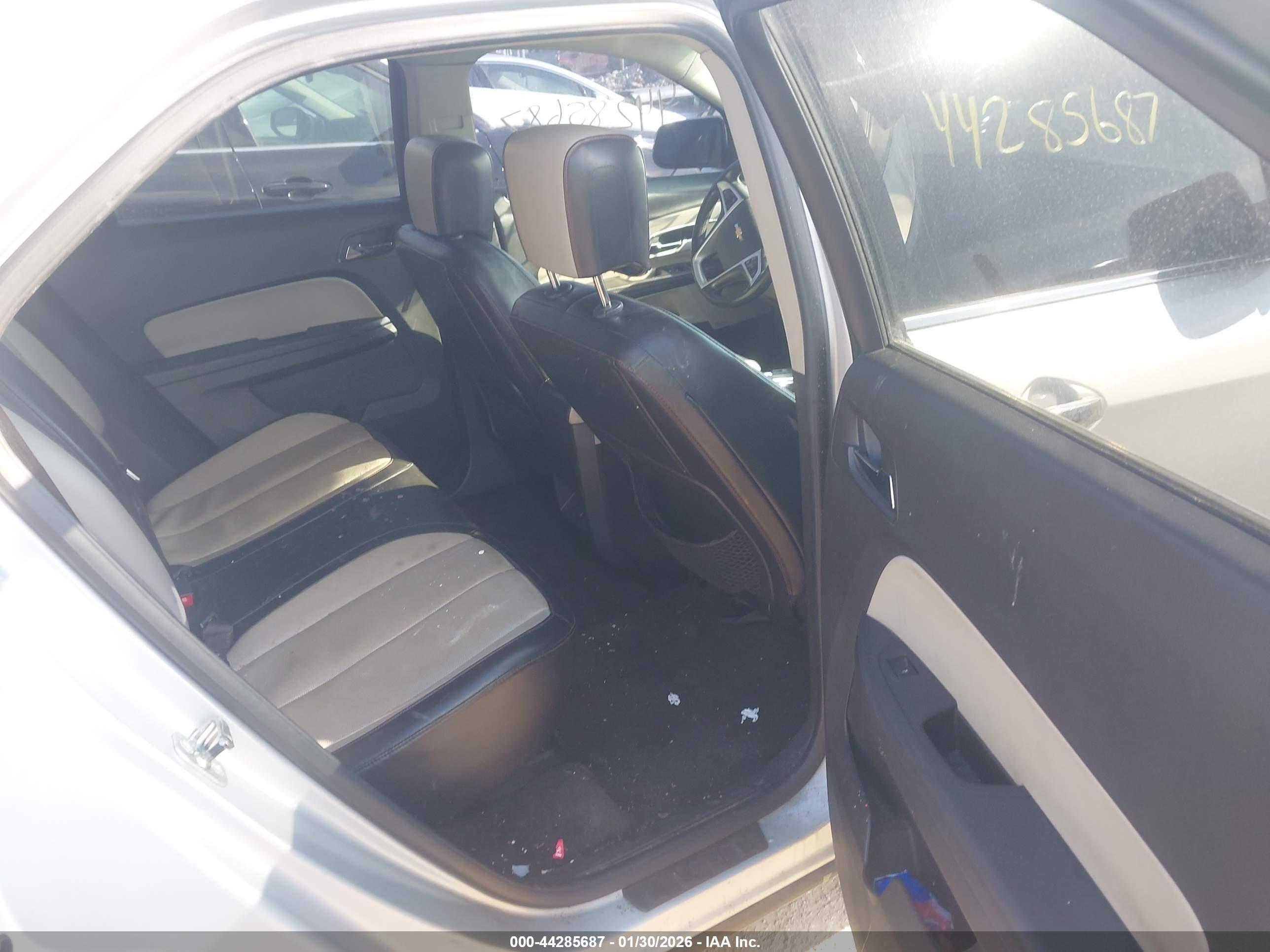 CHEVROLET EQUINOX image 8