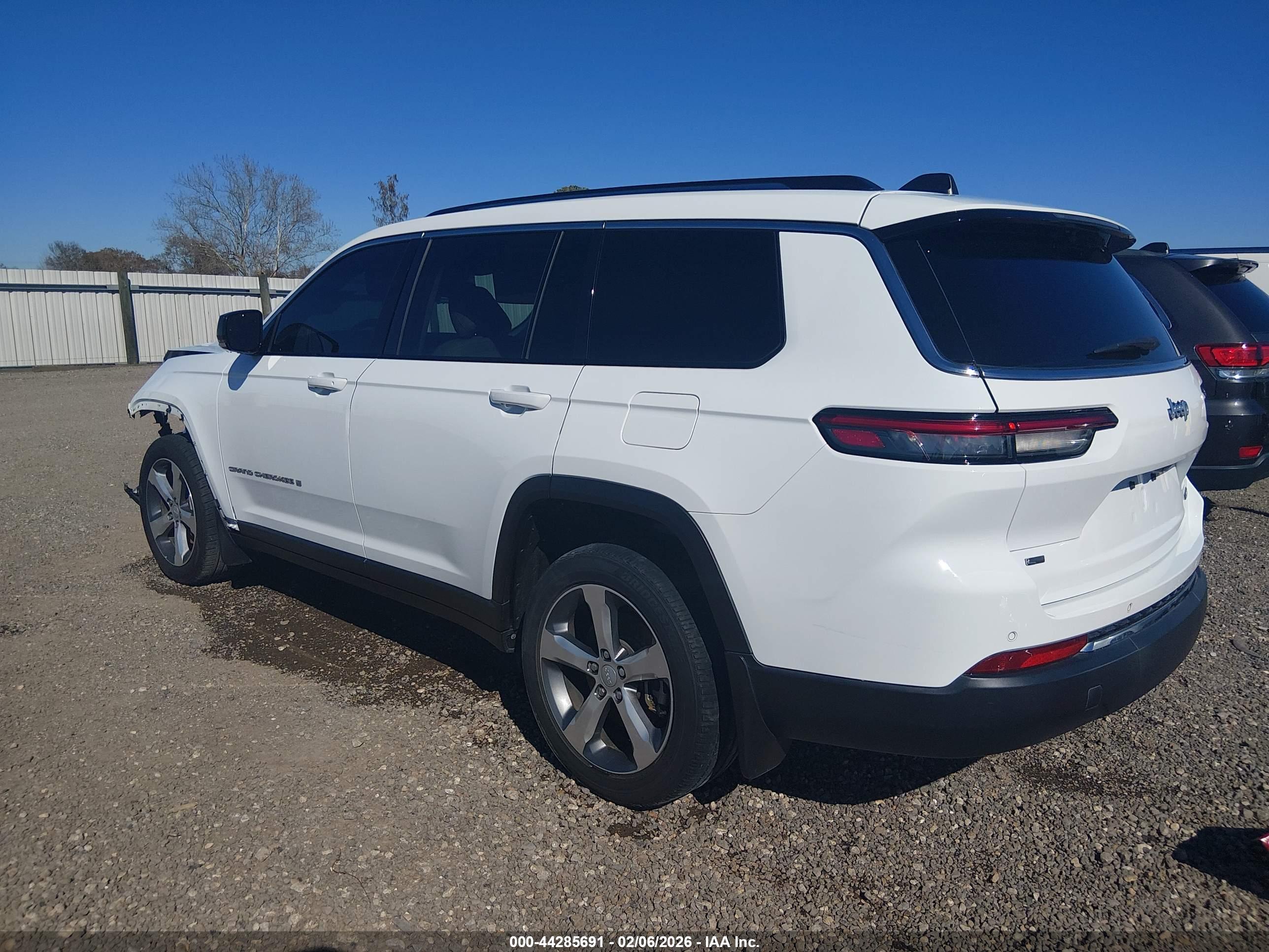 JEEP GRAND image 3