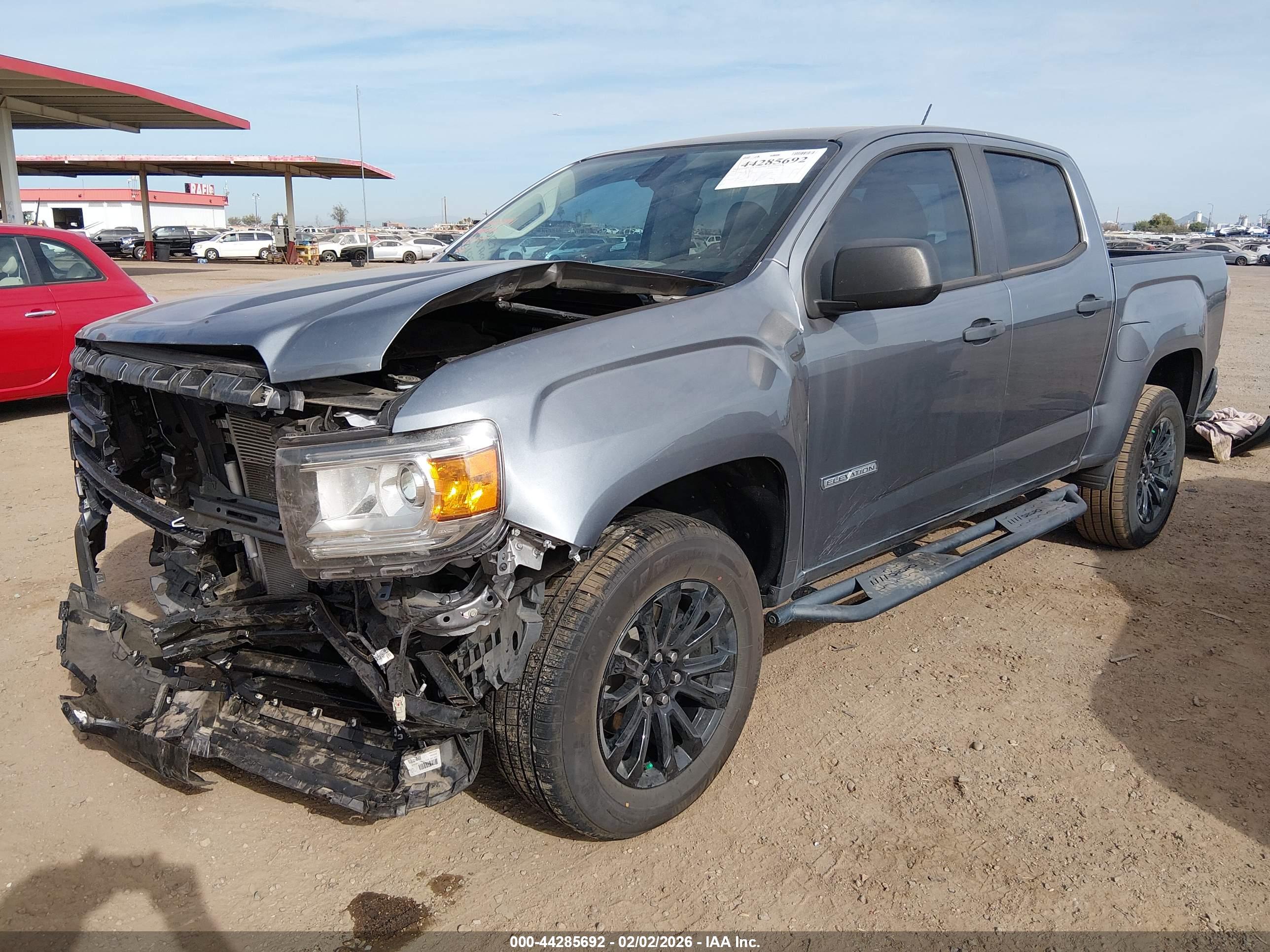 GMC CANYON image 2
