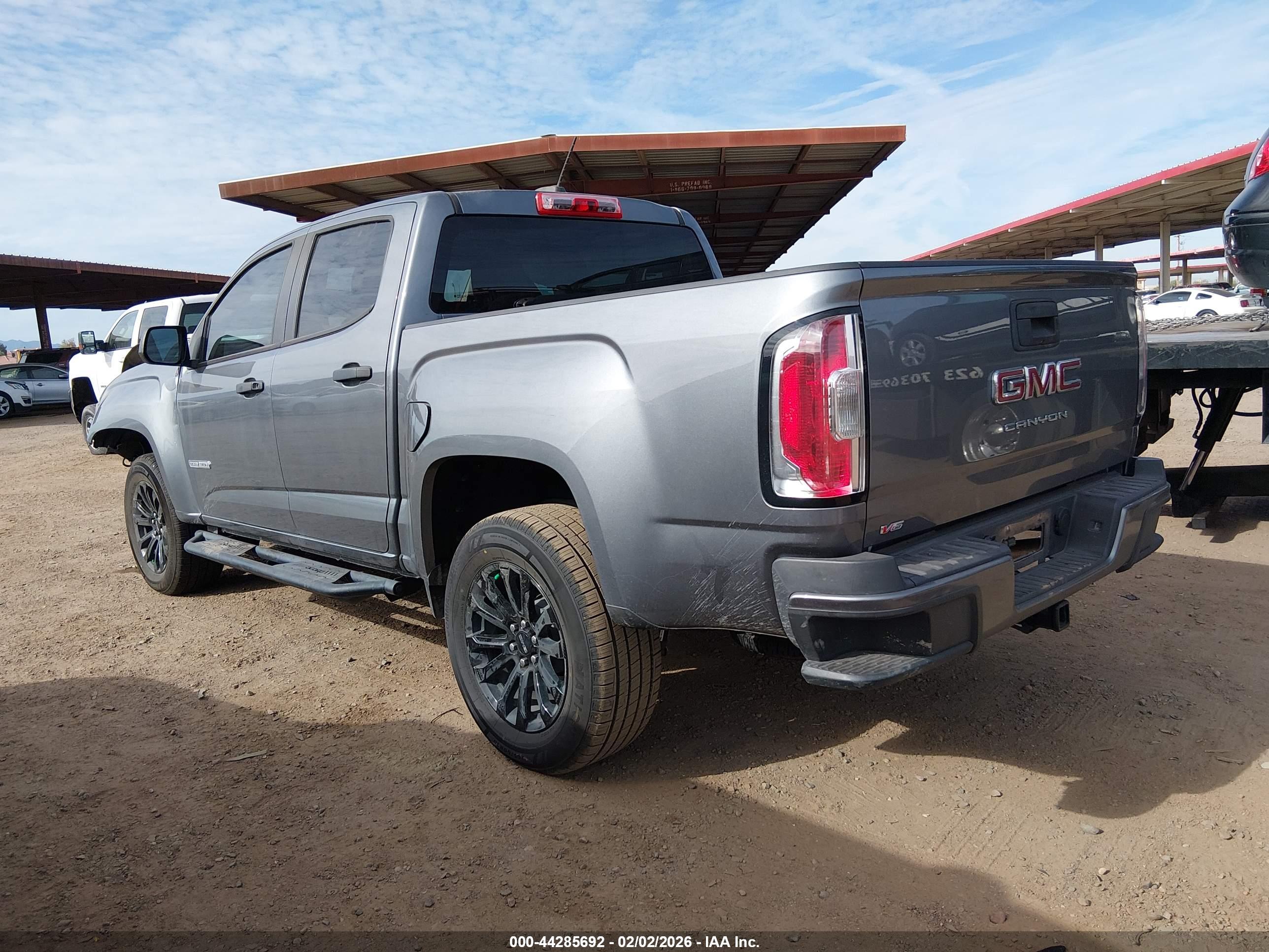 GMC CANYON image 3