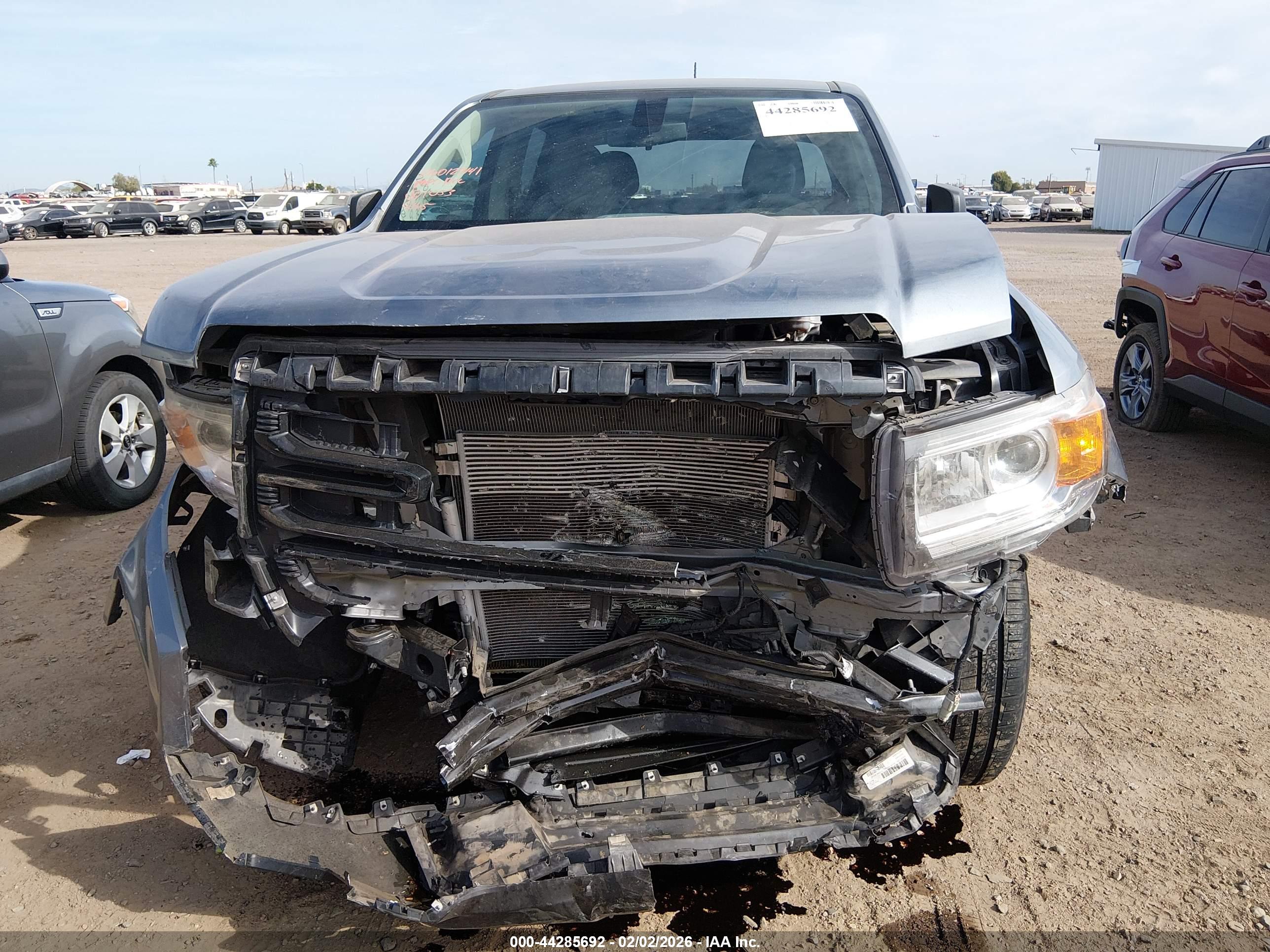 GMC CANYON image 6