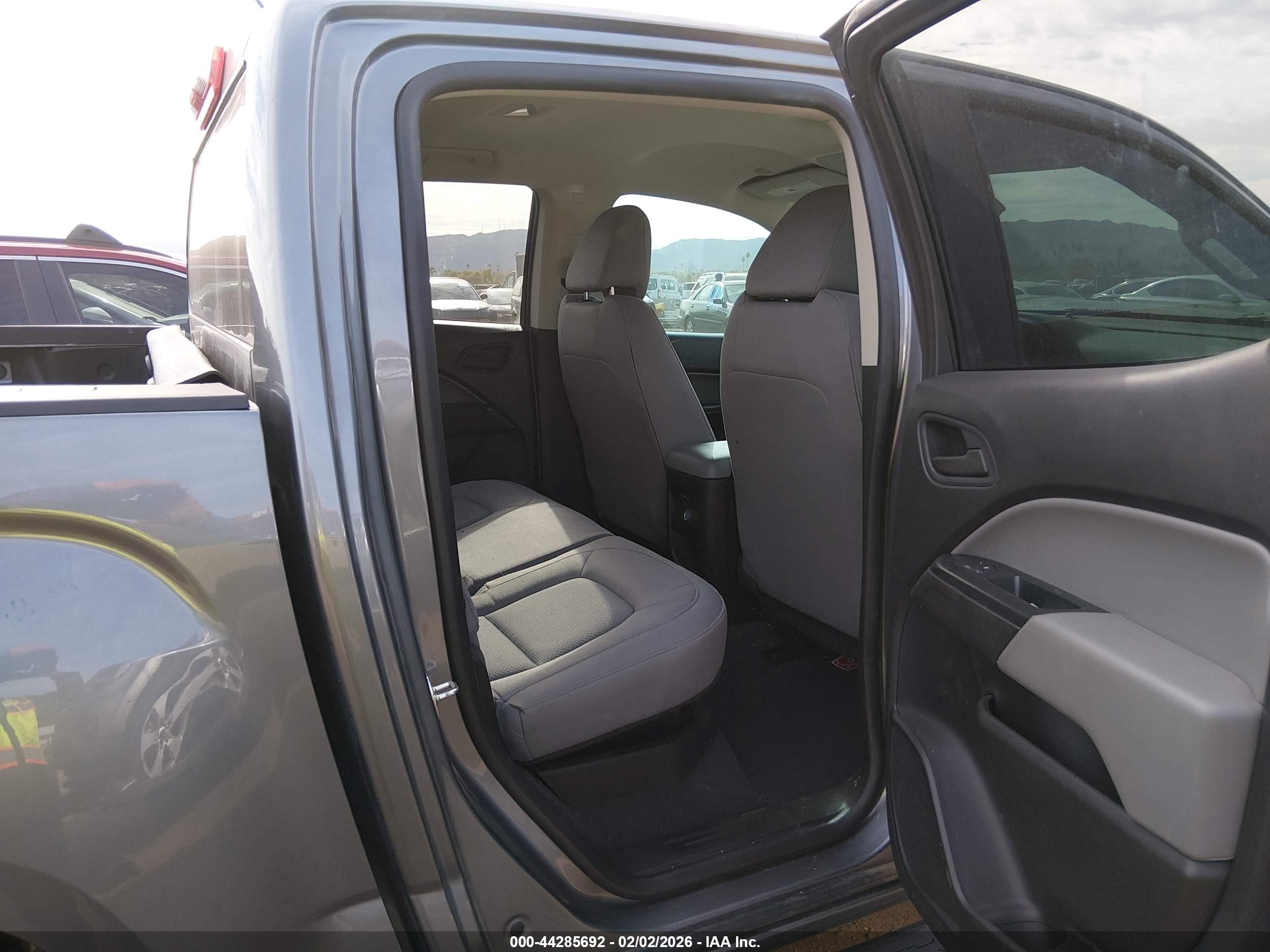 GMC CANYON image 8