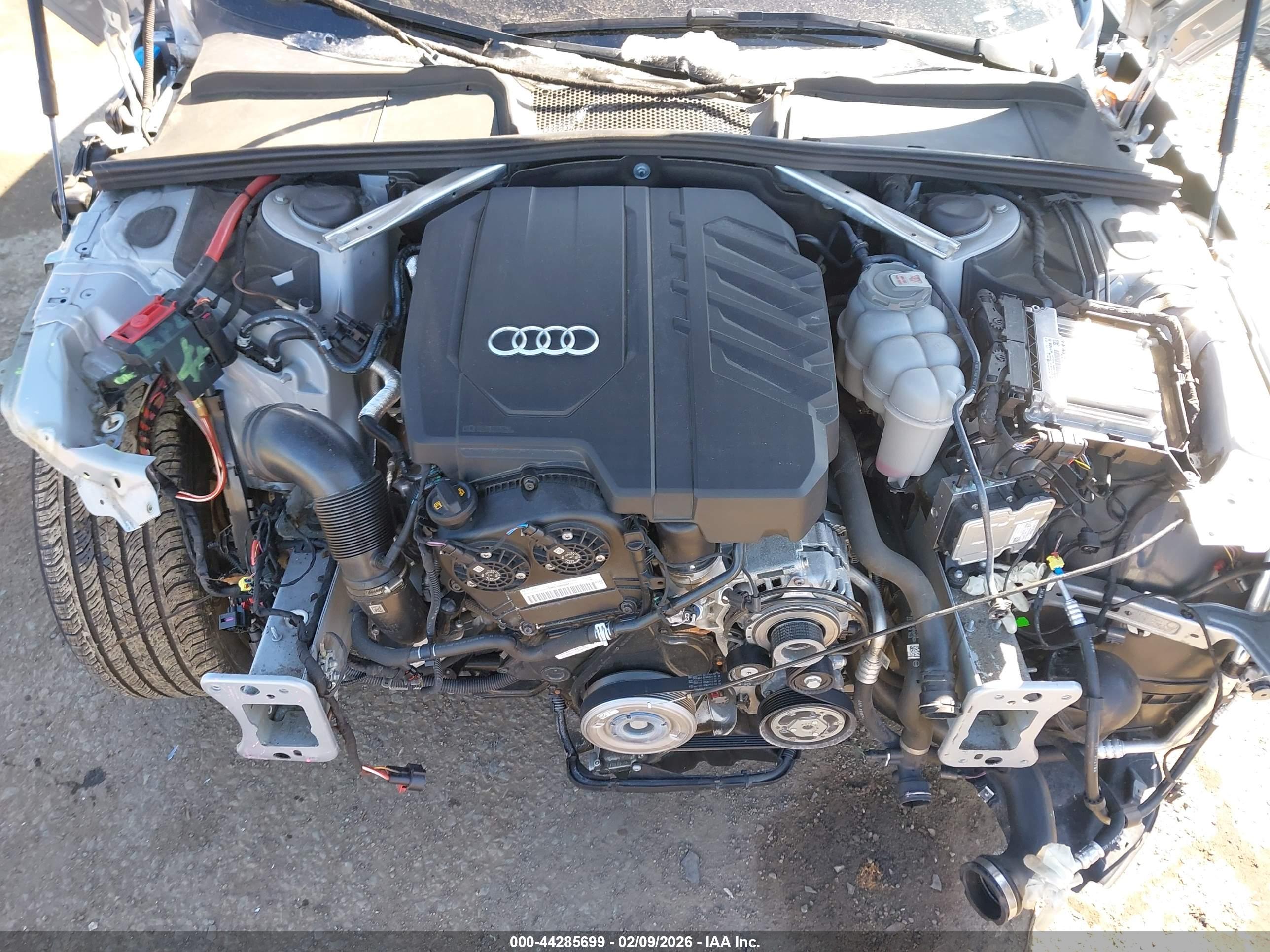 AUDI A4 image 10