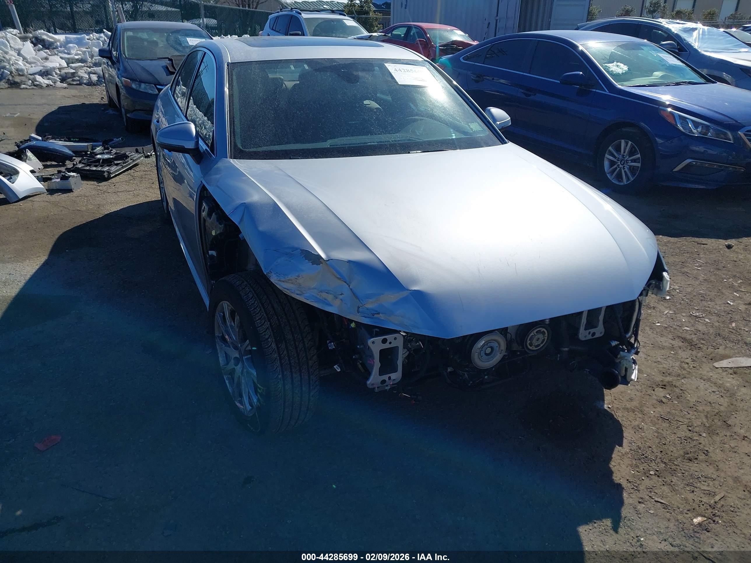AUDI A4 image 6