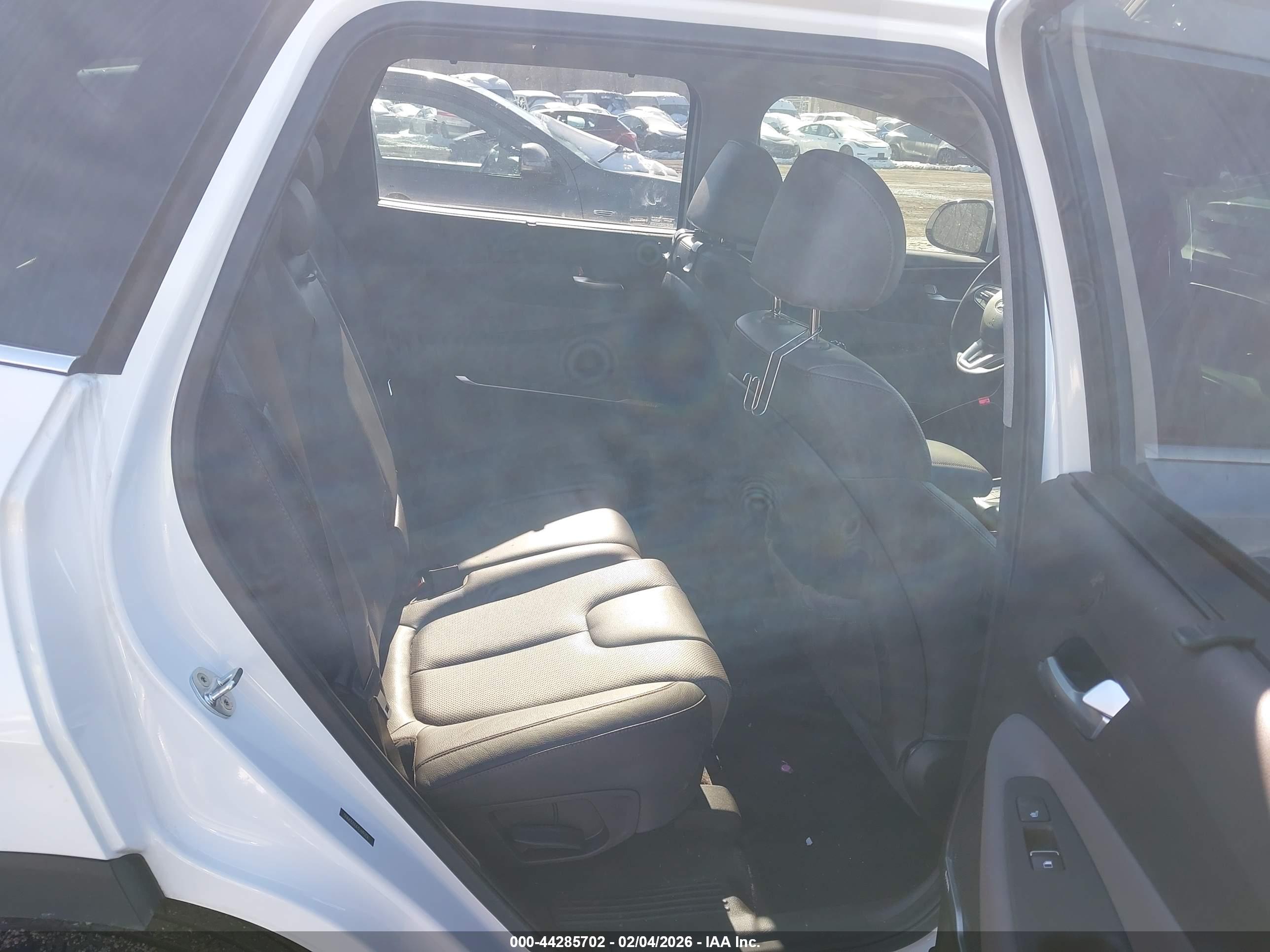 HYUNDAI SANTA image 8