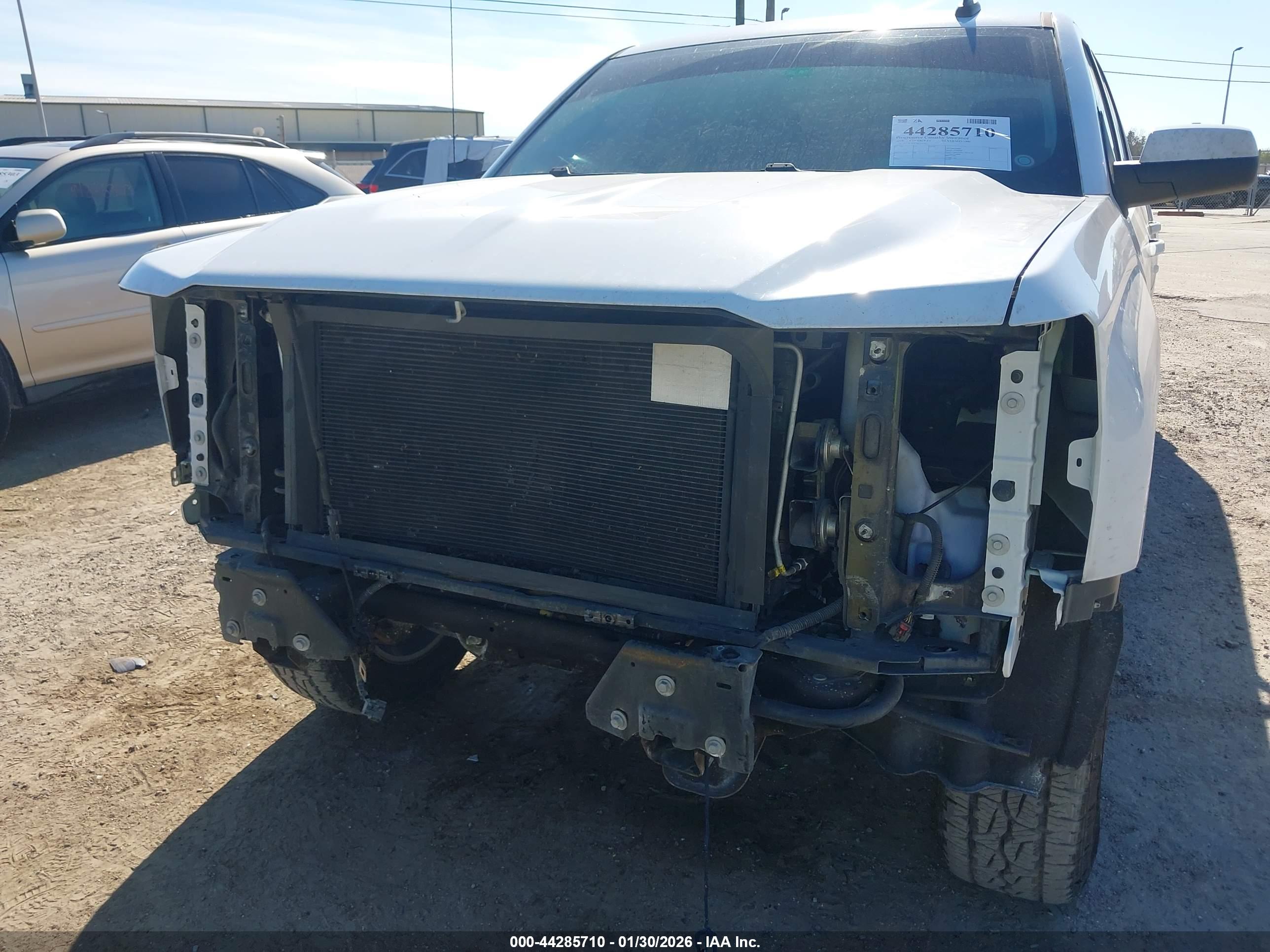 CHEVROLET SILVERADO image 6