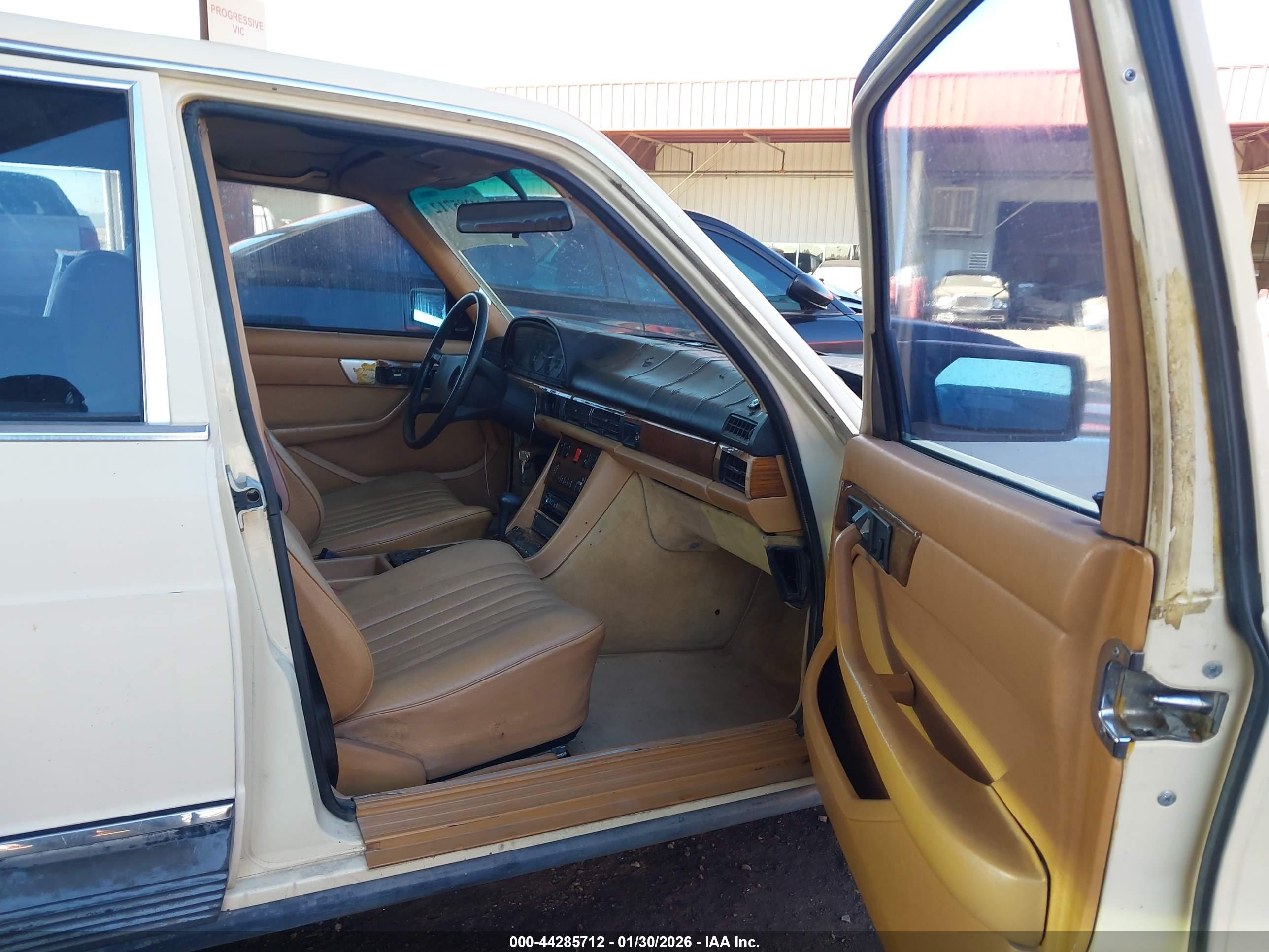 MERCEDES-BENZ 300 image 5