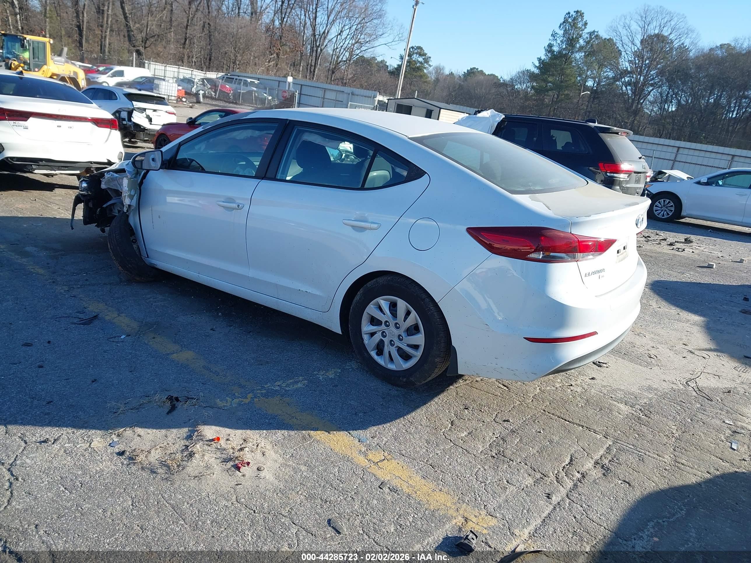 HYUNDAI ELANTRA image 3