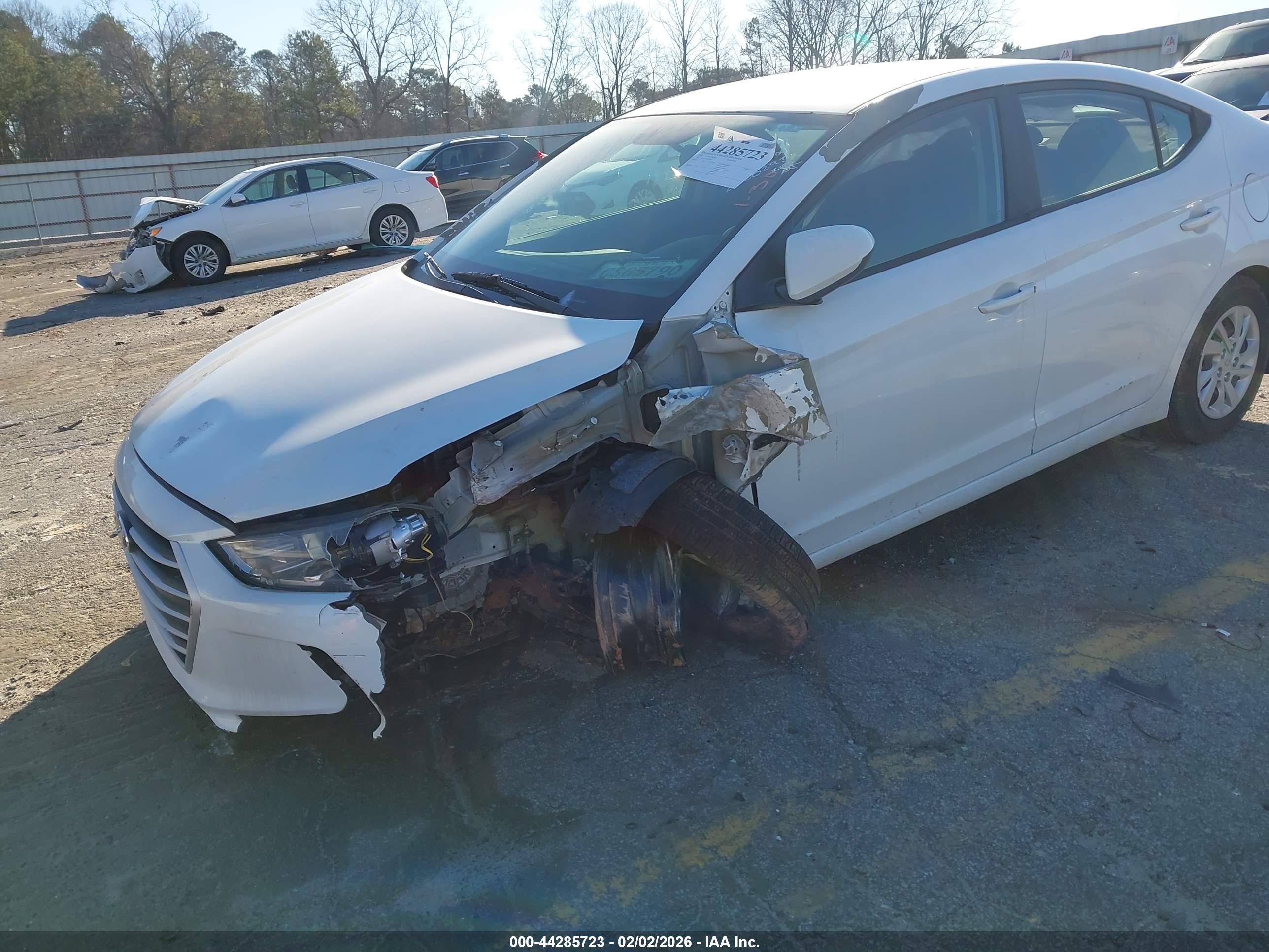 HYUNDAI ELANTRA image 6