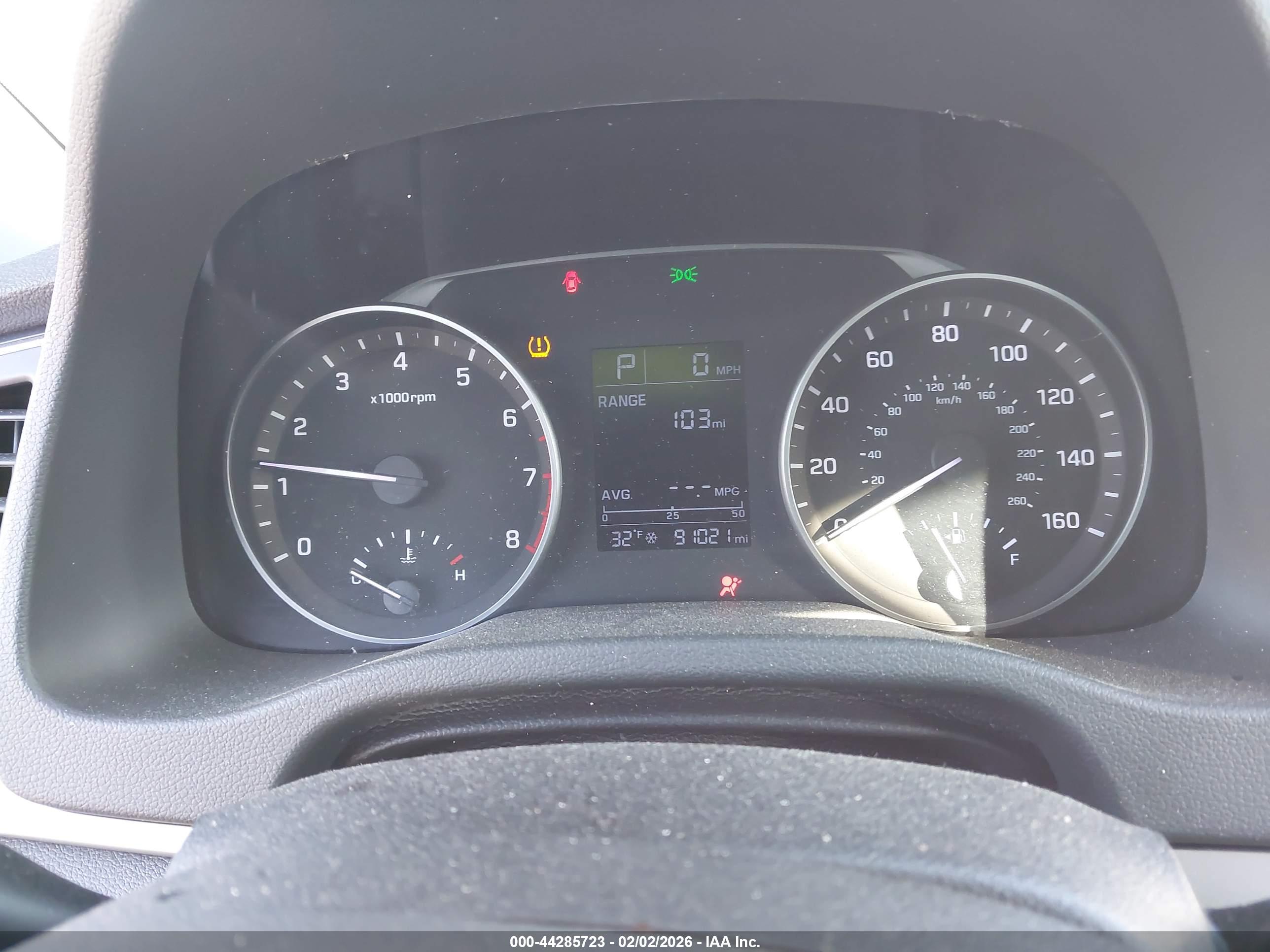 HYUNDAI ELANTRA image 7