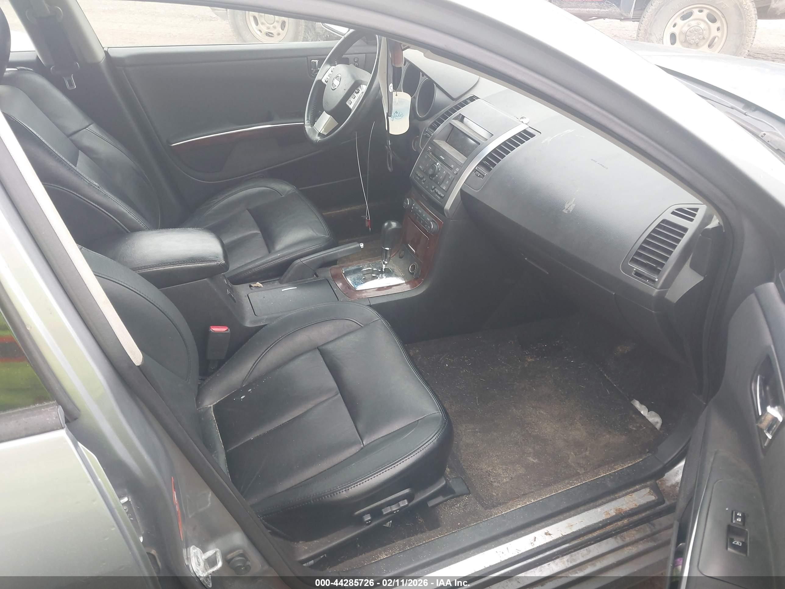 NISSAN MAXIMA image 5
