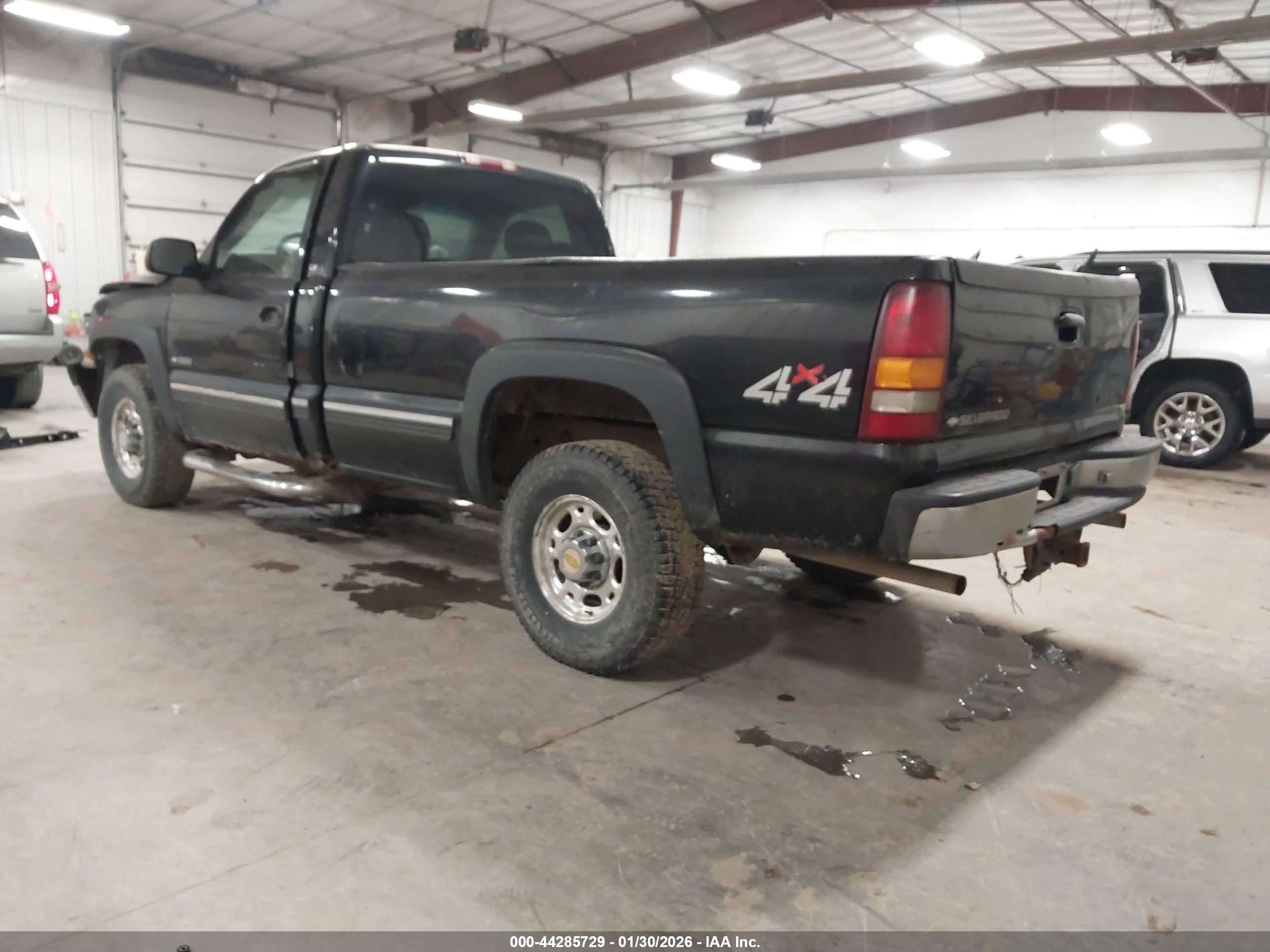 CHEVROLET SILVERADO image 3