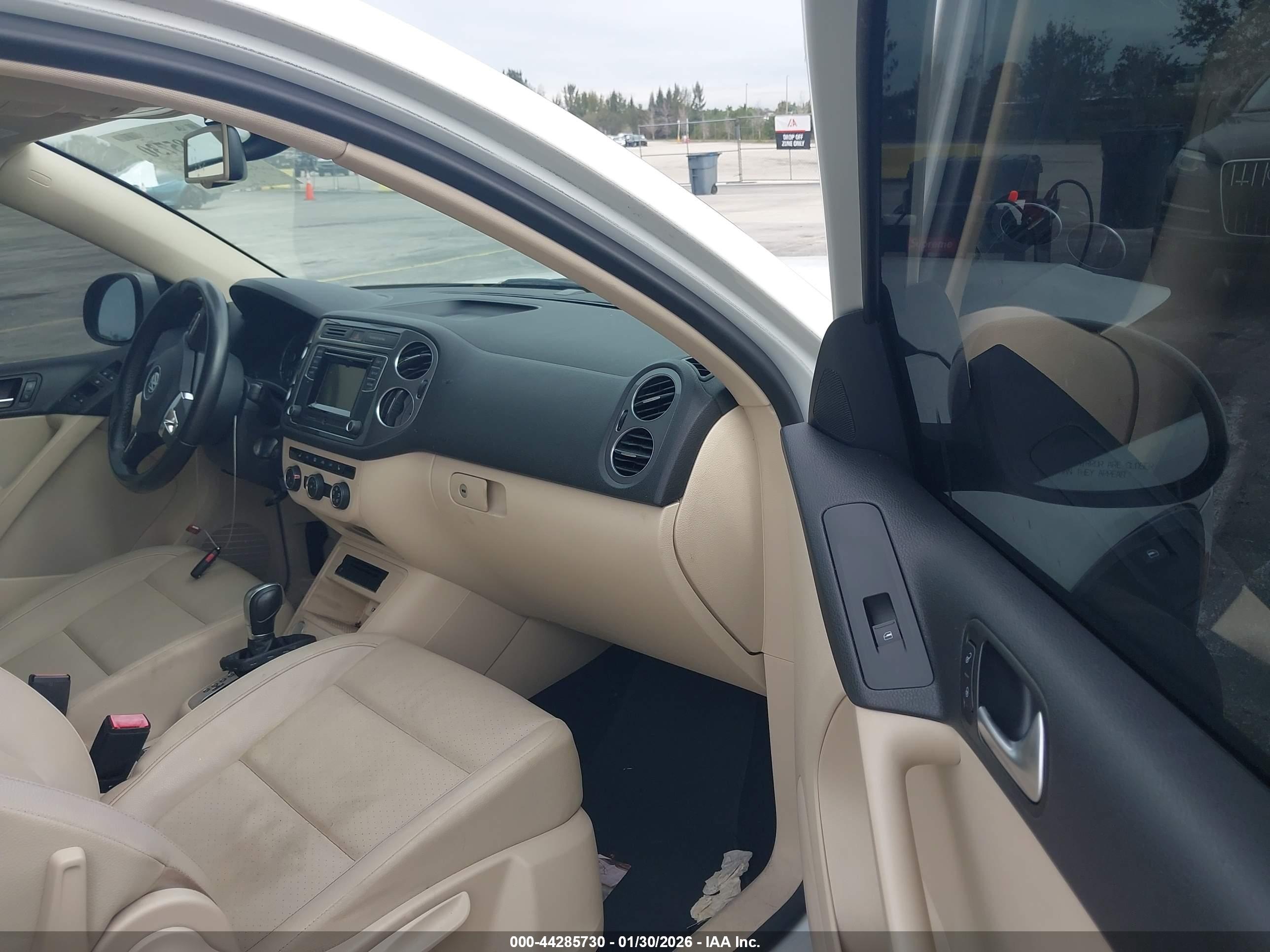 VOLKSWAGEN TIGUAN image 5