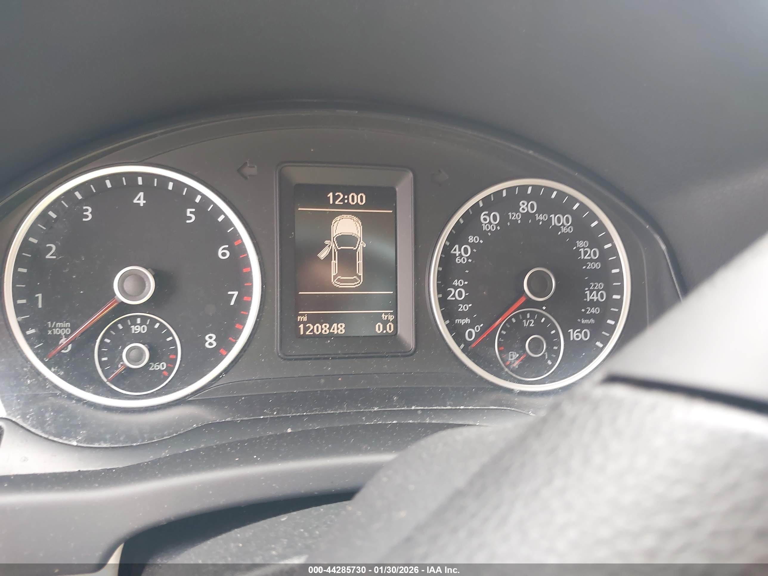 VOLKSWAGEN TIGUAN image 7
