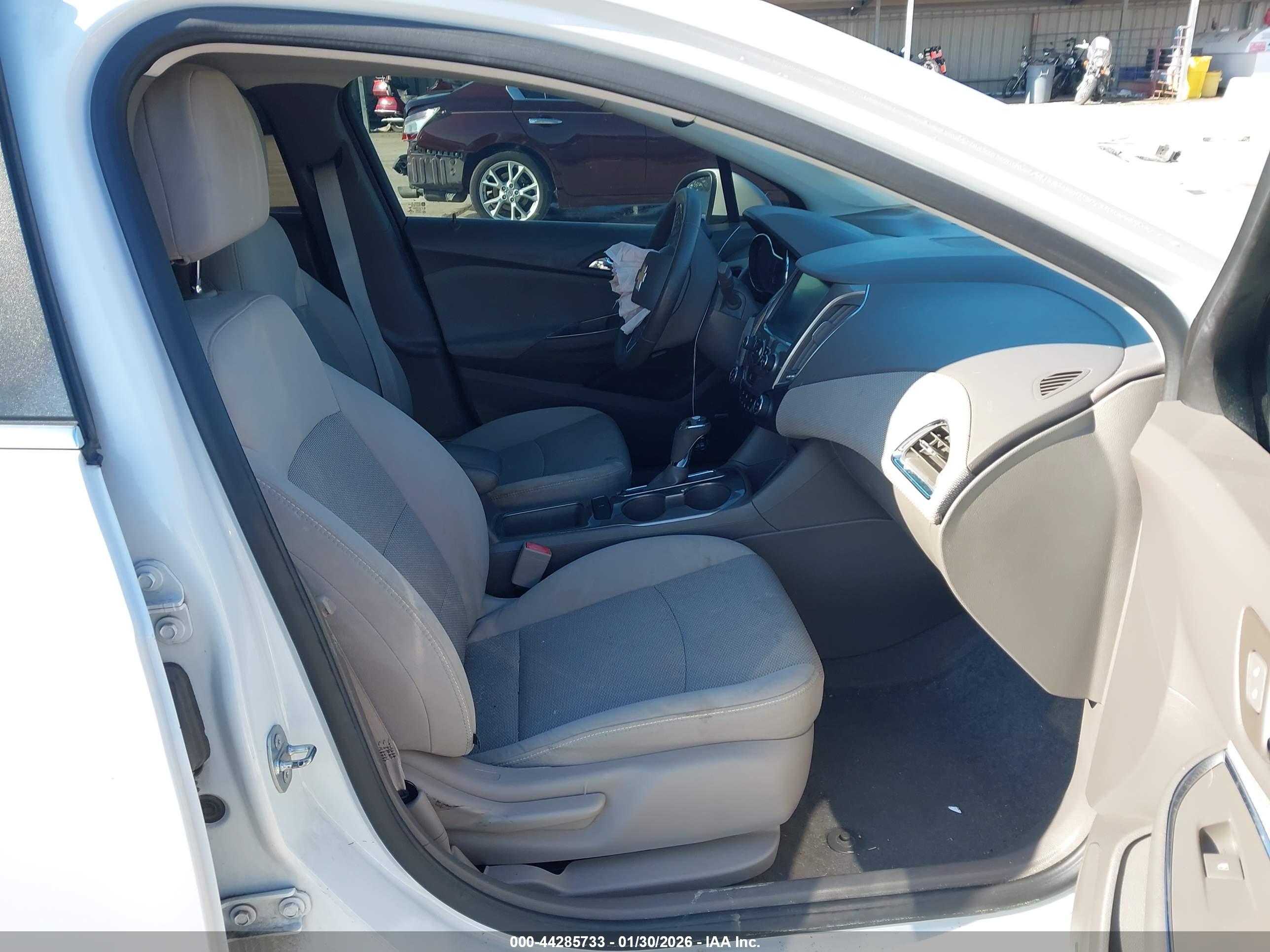 CHEVROLET CRUZE image 5