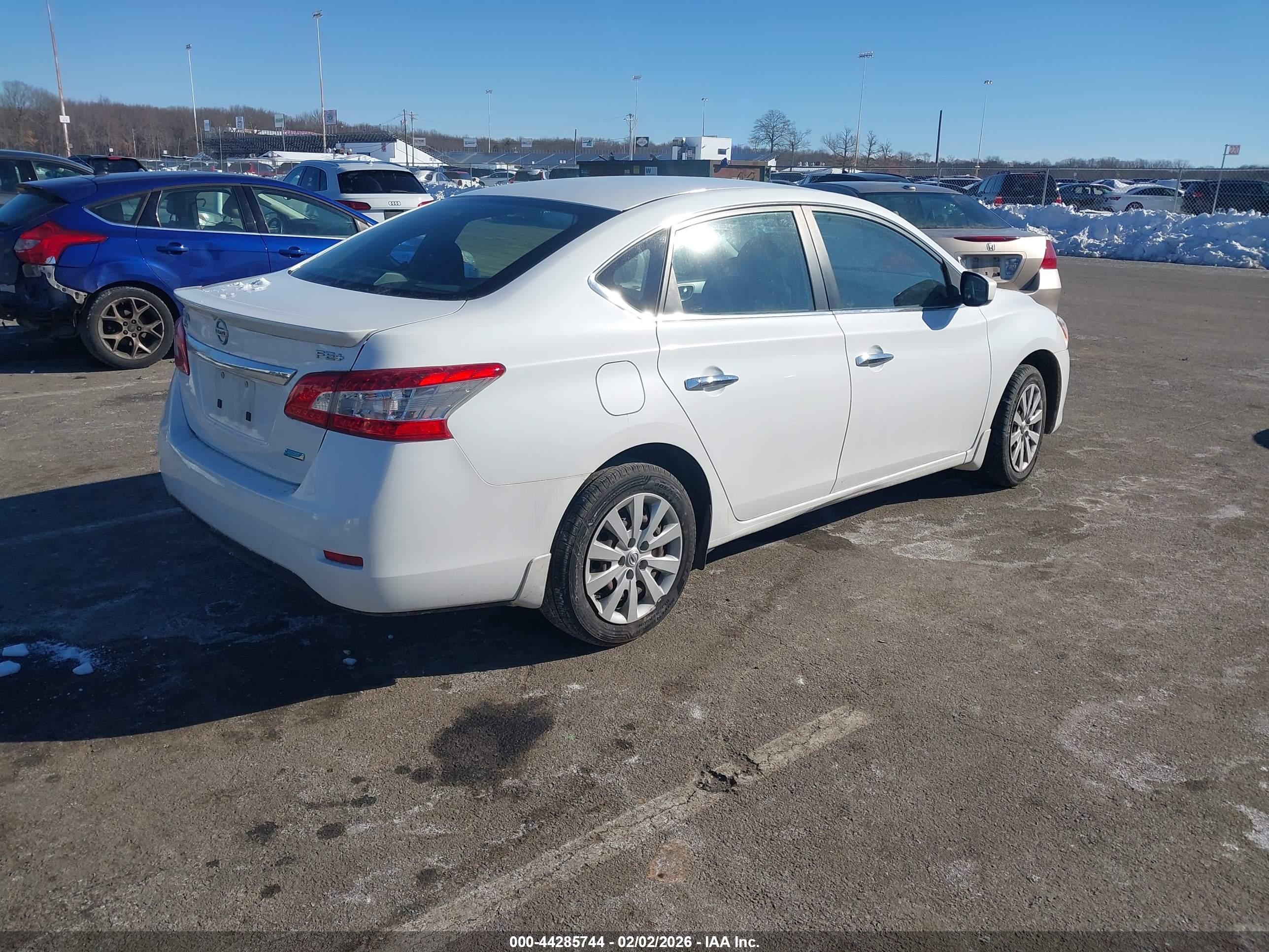 NISSAN SENTRA image 4