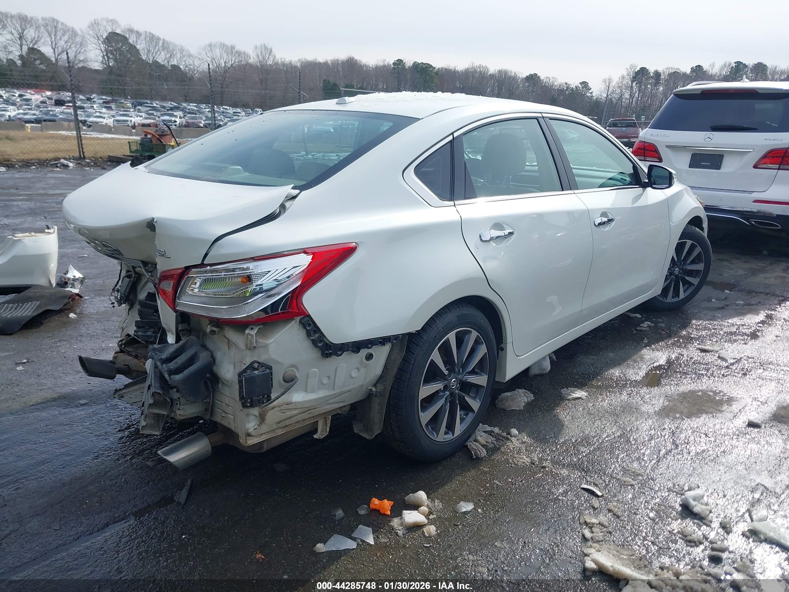 NISSAN ALTIMA image 4