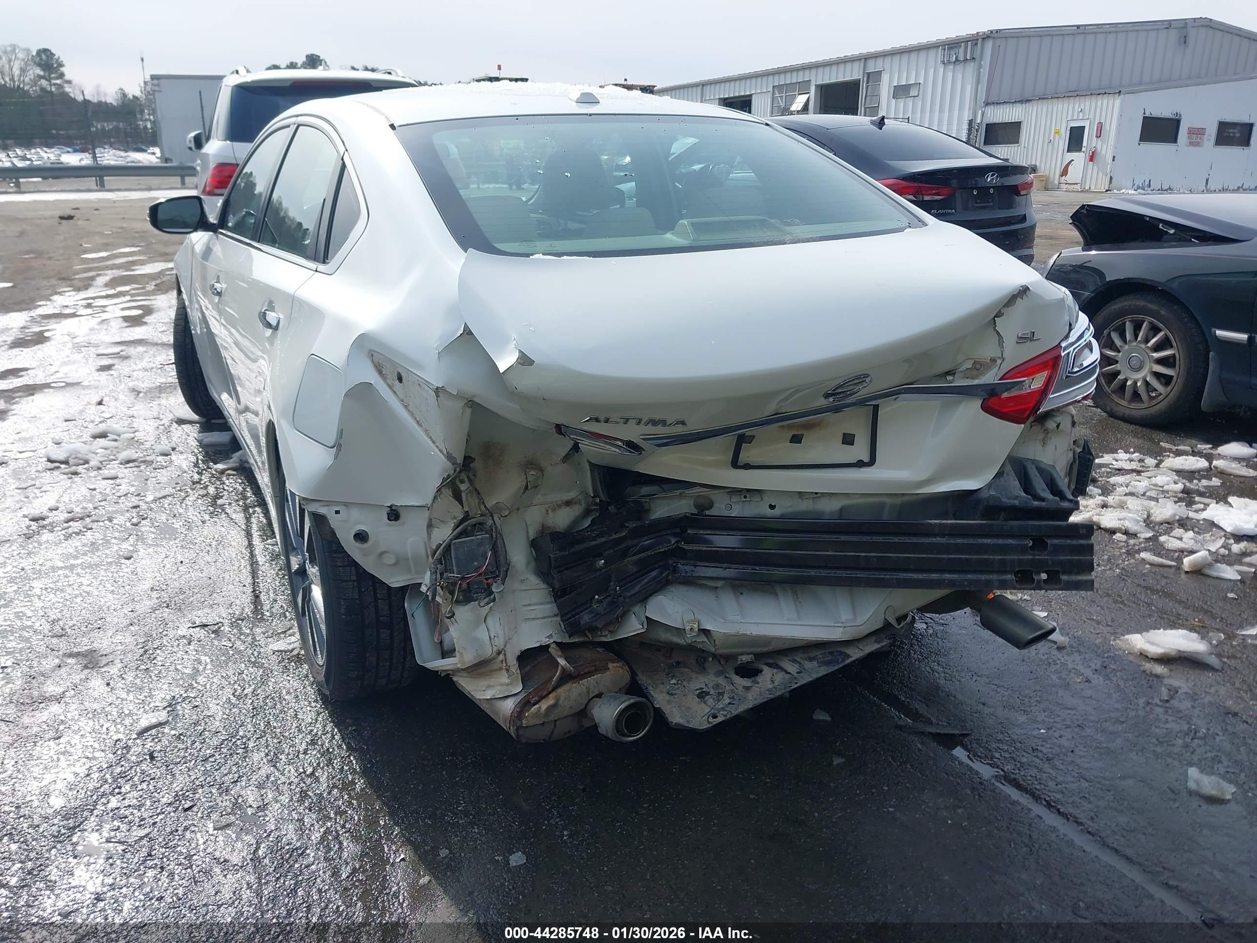 NISSAN ALTIMA image 6