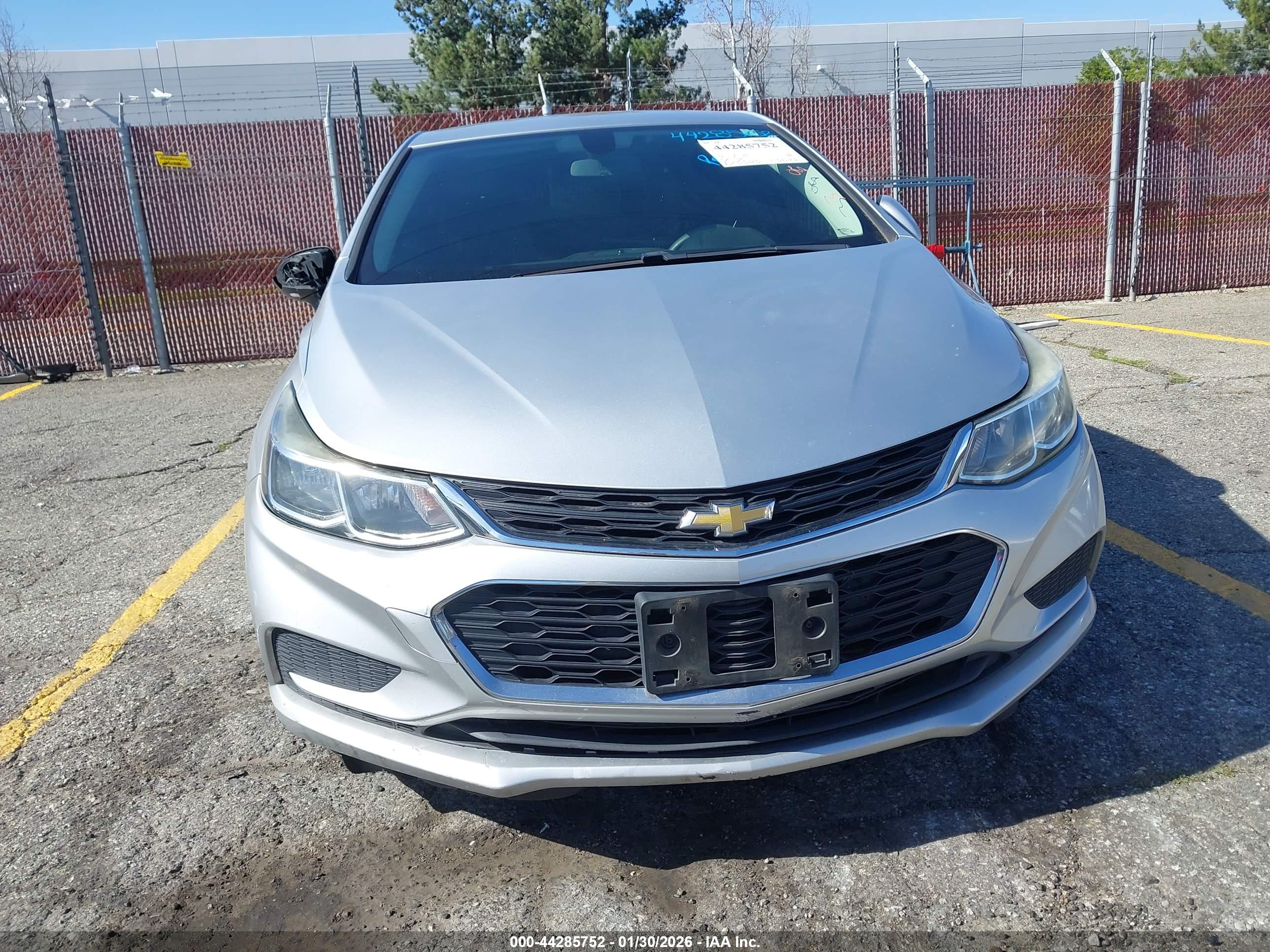 CHEVROLET CRUZE image 6